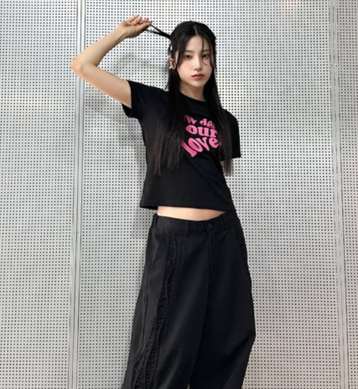 韓國連線🇰🇷Luv is true 愛心短袖 白底黑字 黑底粉字 2色/預購