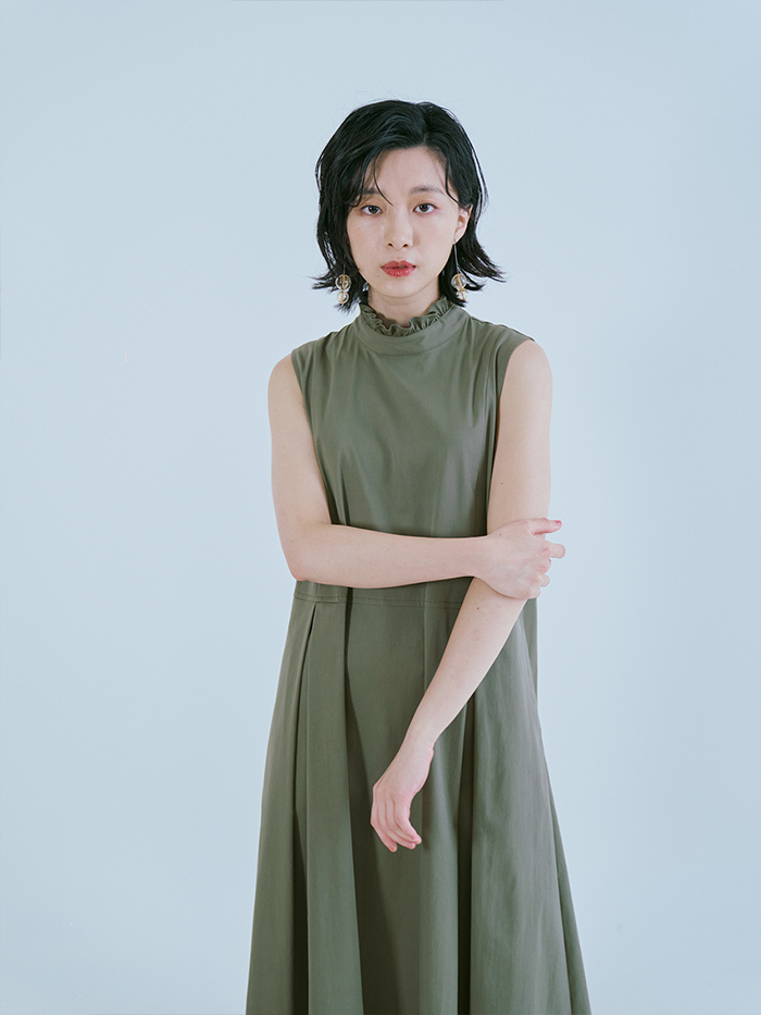 城市細雨微領無袖洋裝-遠星