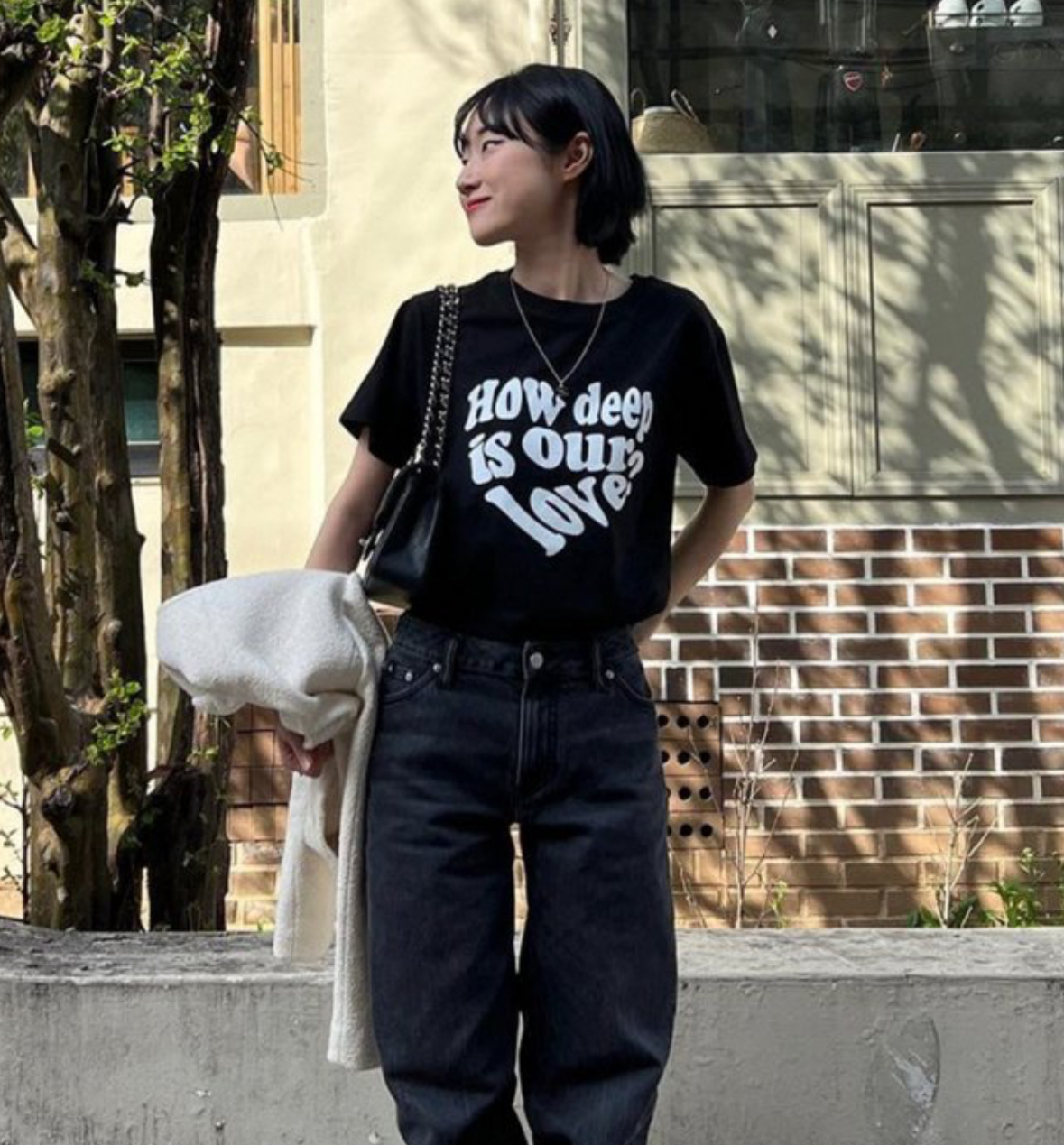 韓國連線🇰🇷Luv is true 愛心短袖 黑底白字 藍底黃字 炭黑粉字 3色/預購