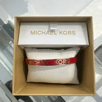 [S] MICHAEL KORS MKJX8117710 LOGO LETTERING EMBROIDERED BANGLE BRACELET,RED/GOLD, 796483627222 (SMK883)