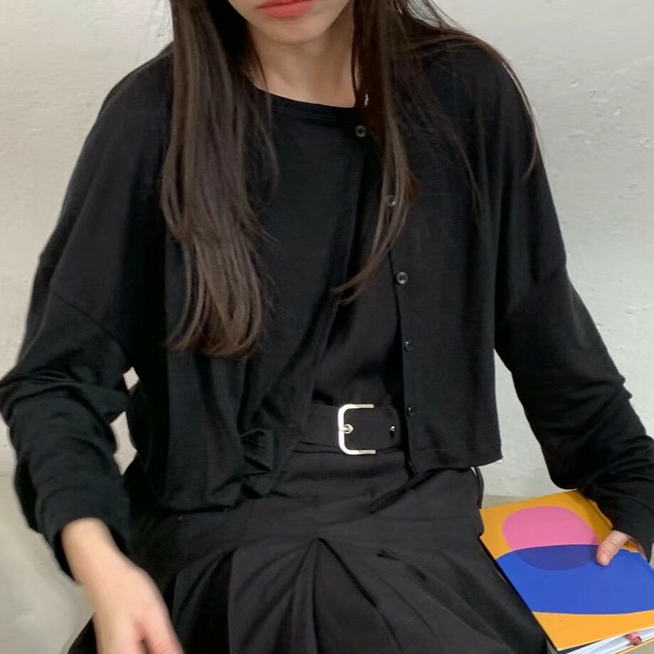 夏日推薦-薄滑料排釦上衣外(黑)