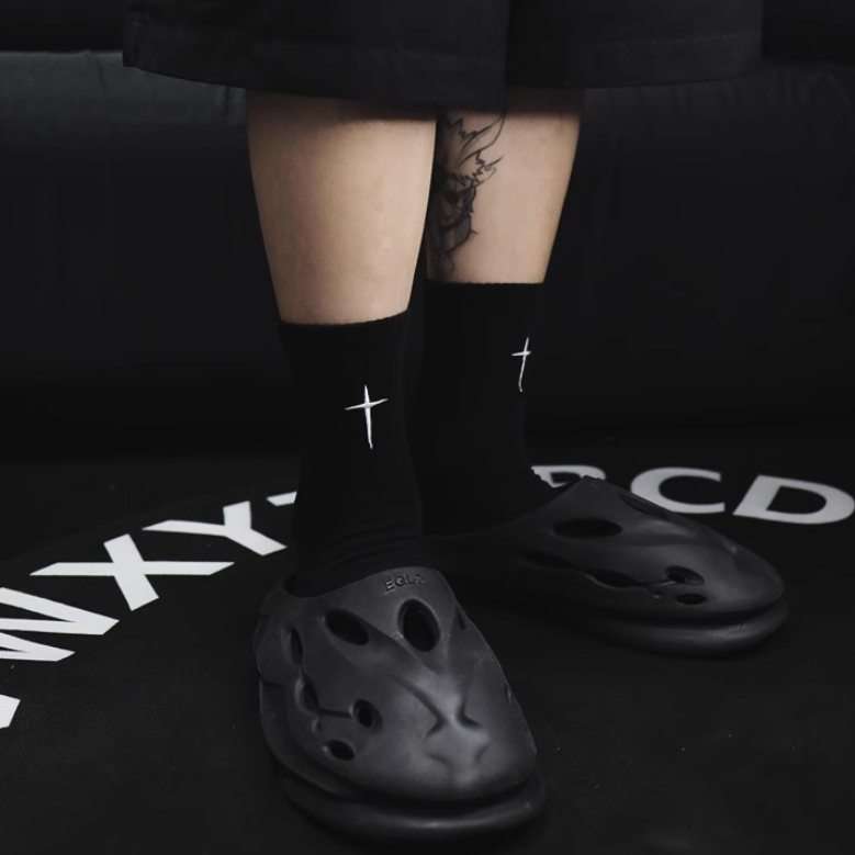 【SCYL043】十字星芒前側刺繡設計中長襪