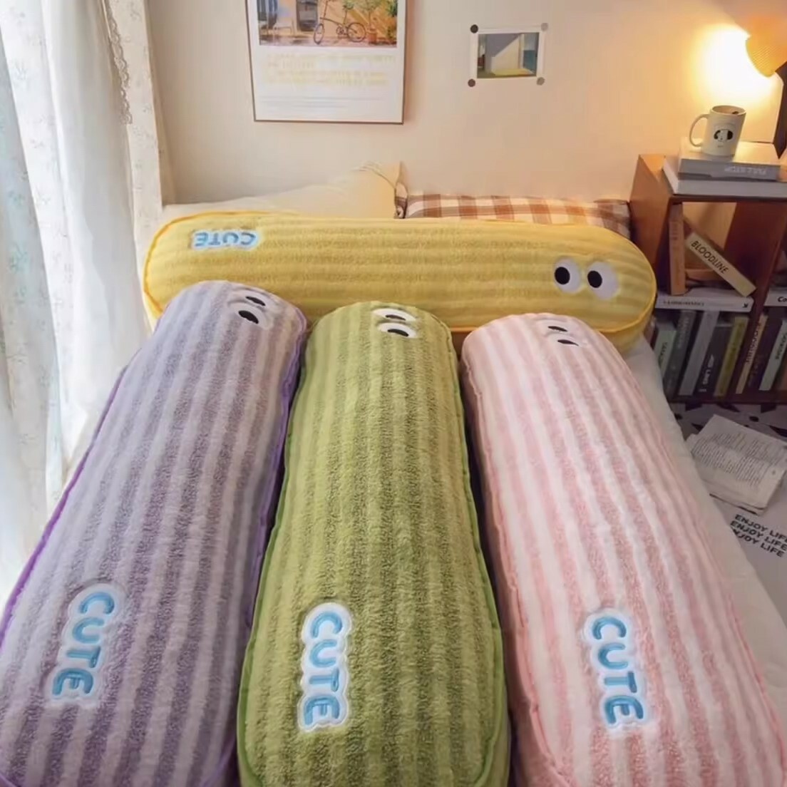 《3988》多巴胺大眼夾腿長條抱枕