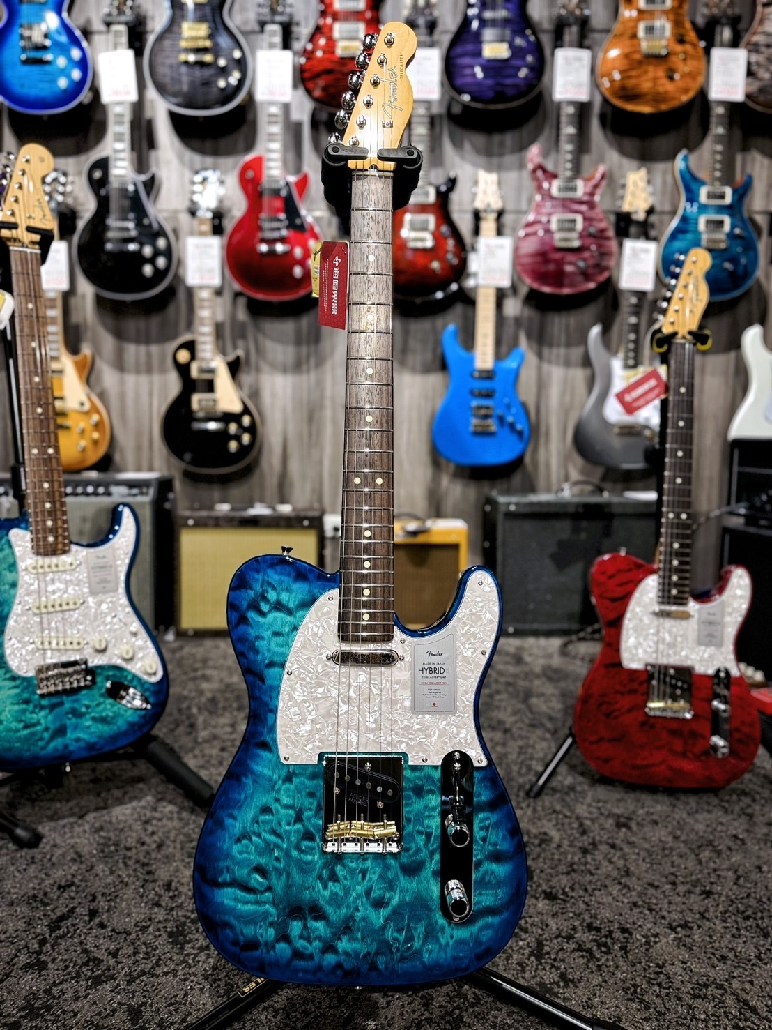 クリスマス価格 新品同様【Fender HYBRID II TL RW 】 Fender Made in Japan Hybrid II Stratocaster (Modena Red/Maple