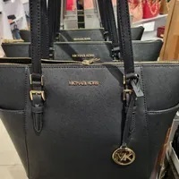 [S] MICHAEL KORS 35T0GCFT7L CHARLOTTE LG TZ TOTE LEATHER,BLACK, 193599717401 (SMK913)