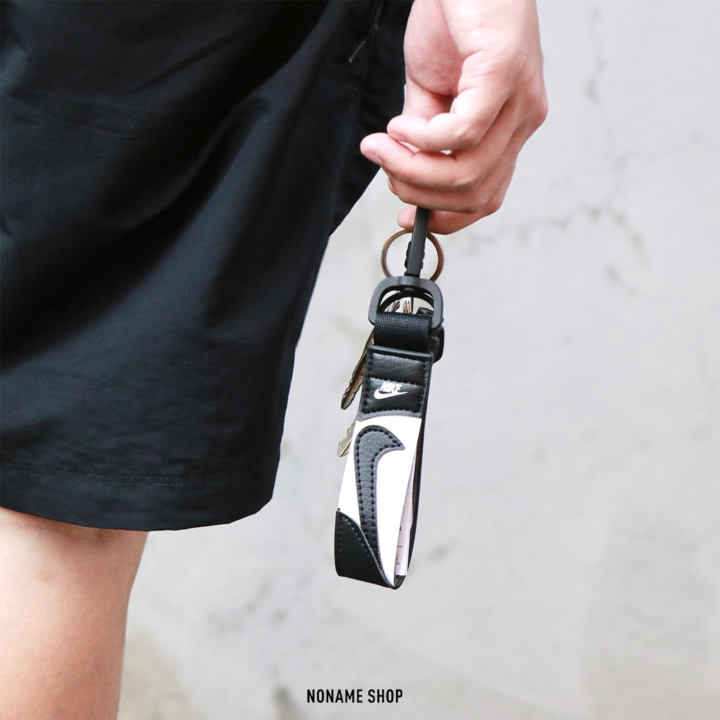 NIKE PREMIUM 吊飾 鑰匙扣 黑白