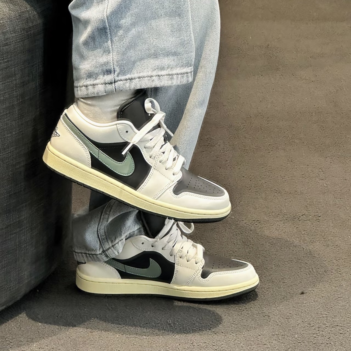 nike jade smoke