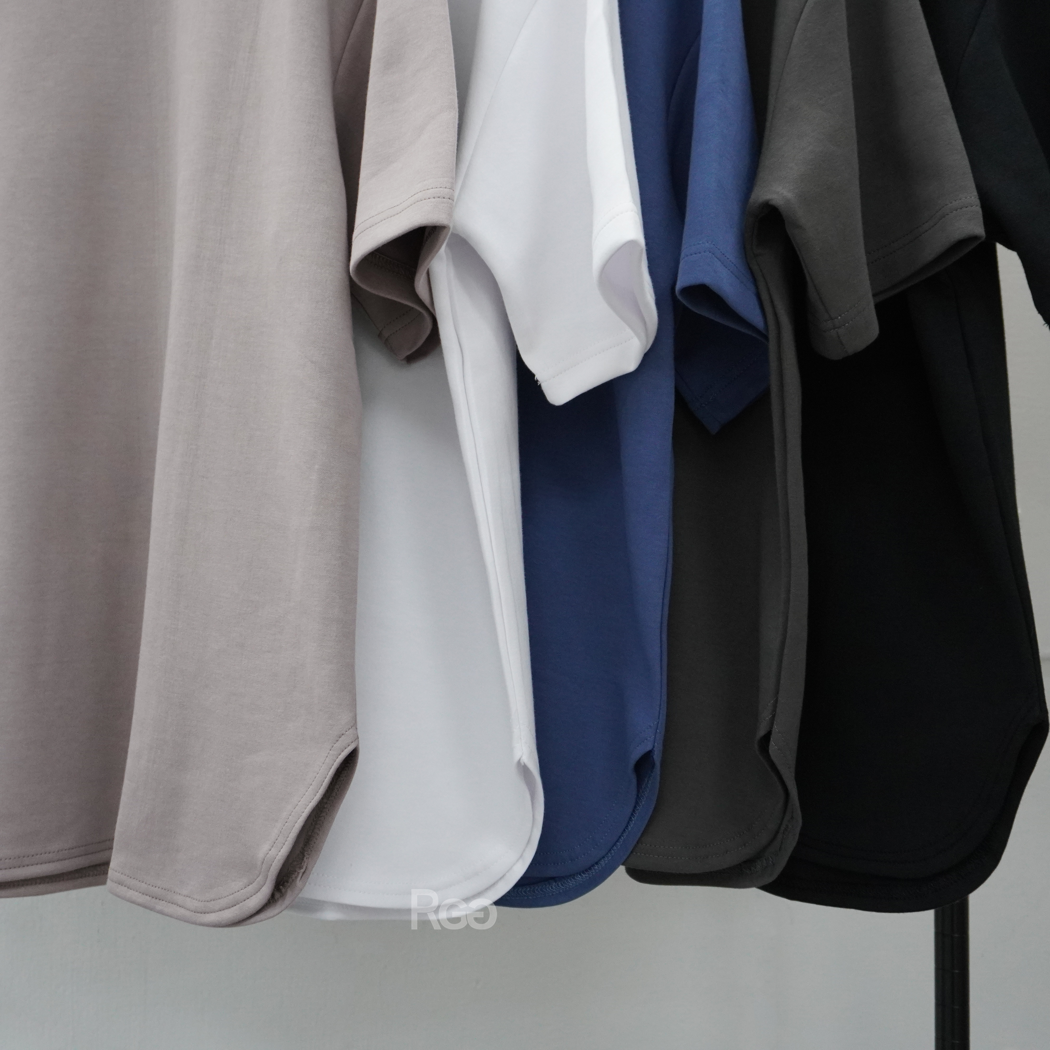 #24102 台灣製太空棉落肩圓弧下擺短T細節照