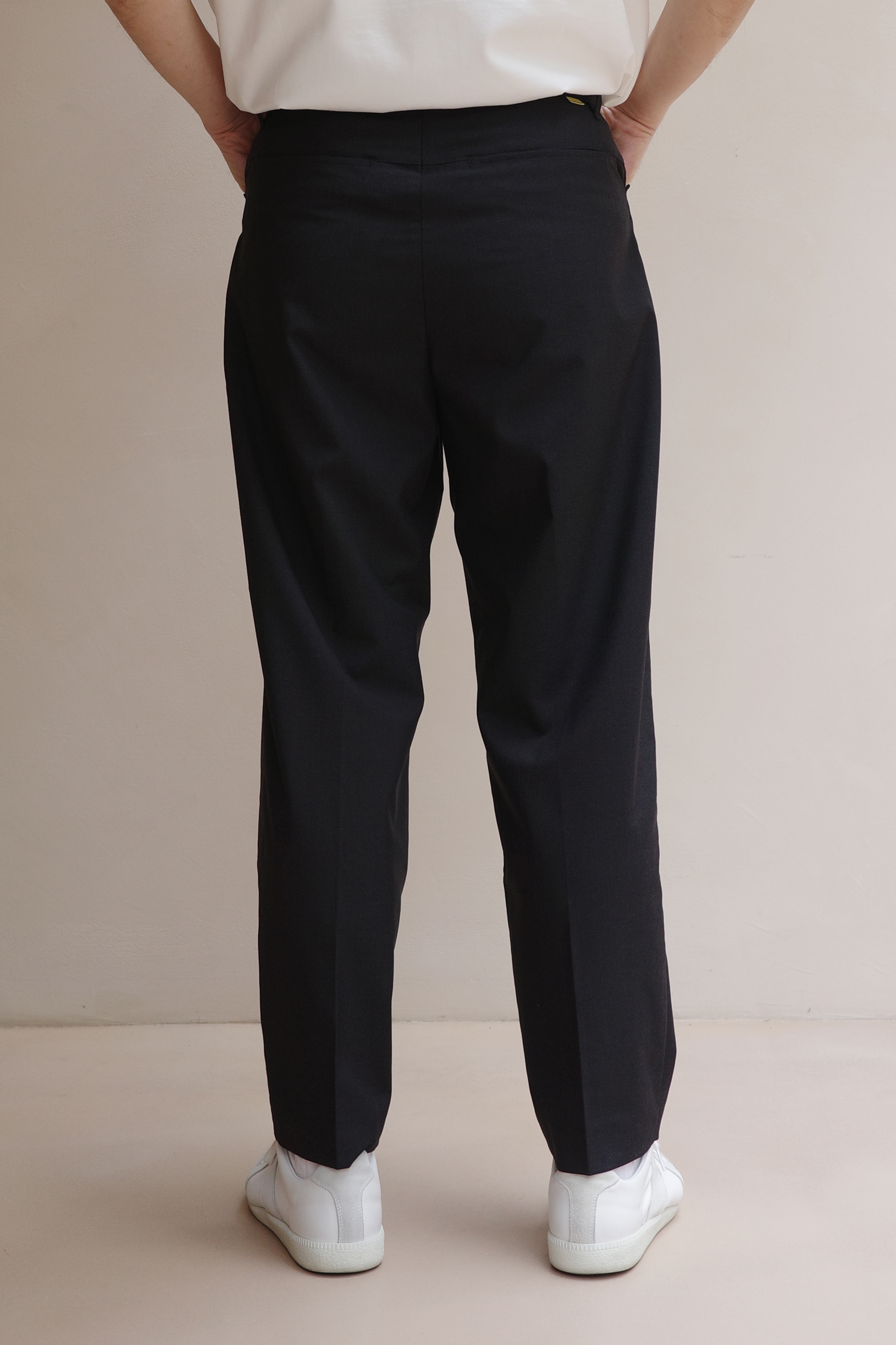 FARAH TWO TUCK WIDE TAPERED PANTS - WOOL (2COL)