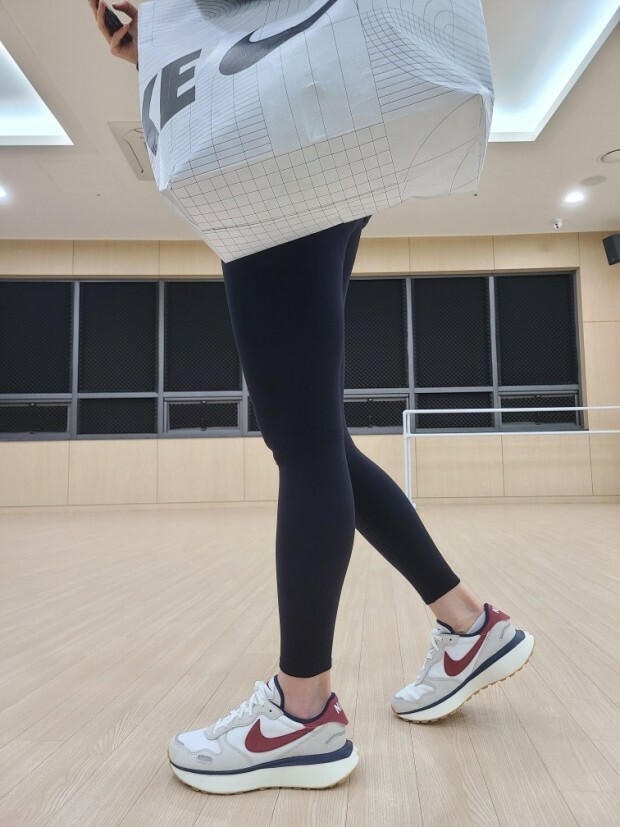 【Luxury】現貨 特價 NIKE PHOENIX WAFFLE 平民版SACAI 紅藍 白 焦糖底 女鞋 FZ3600-072