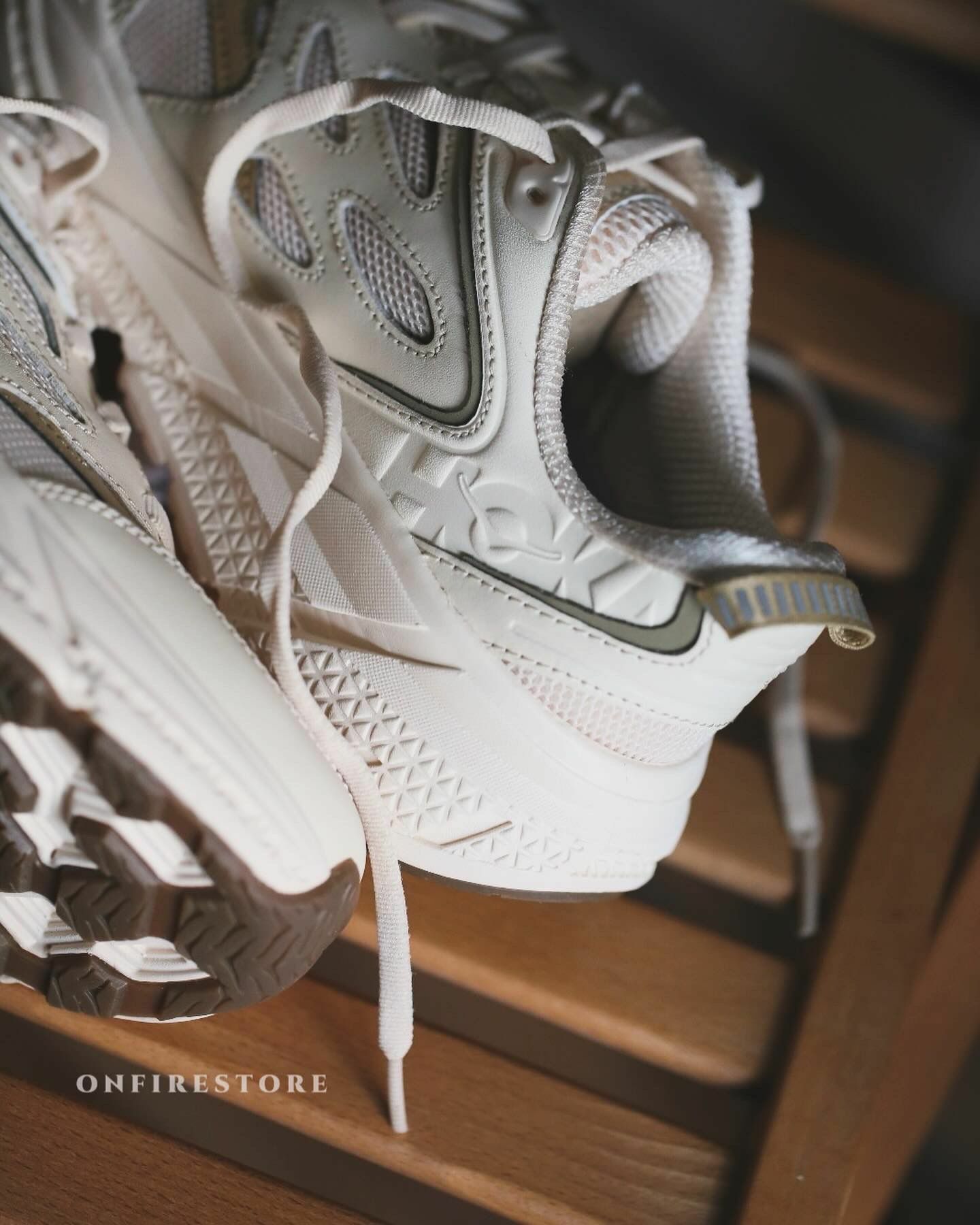 {現貨} HOKA ONE ONE Clifton L Athletics “Vanilla” 1160050-VLW