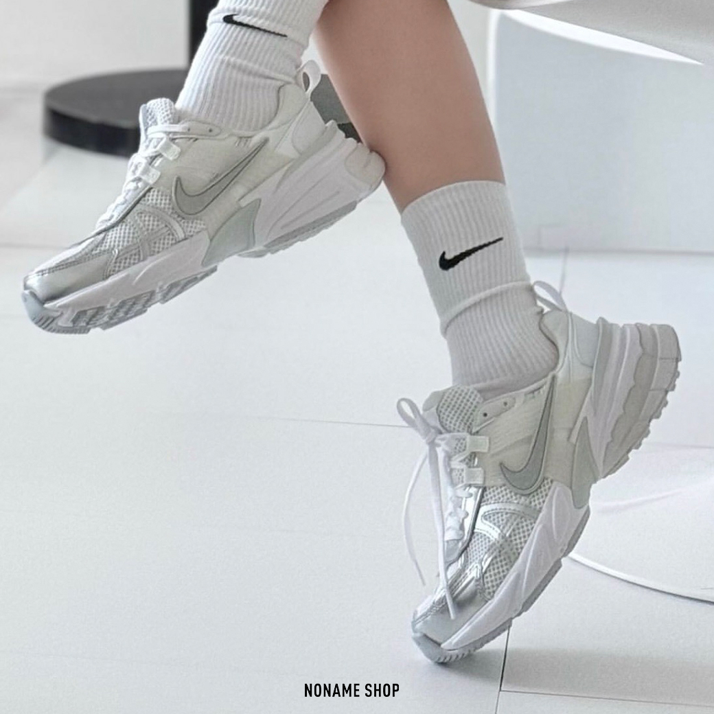 NIKE V2K RUN METALLIC SILVER 透明銀銀白(女款)