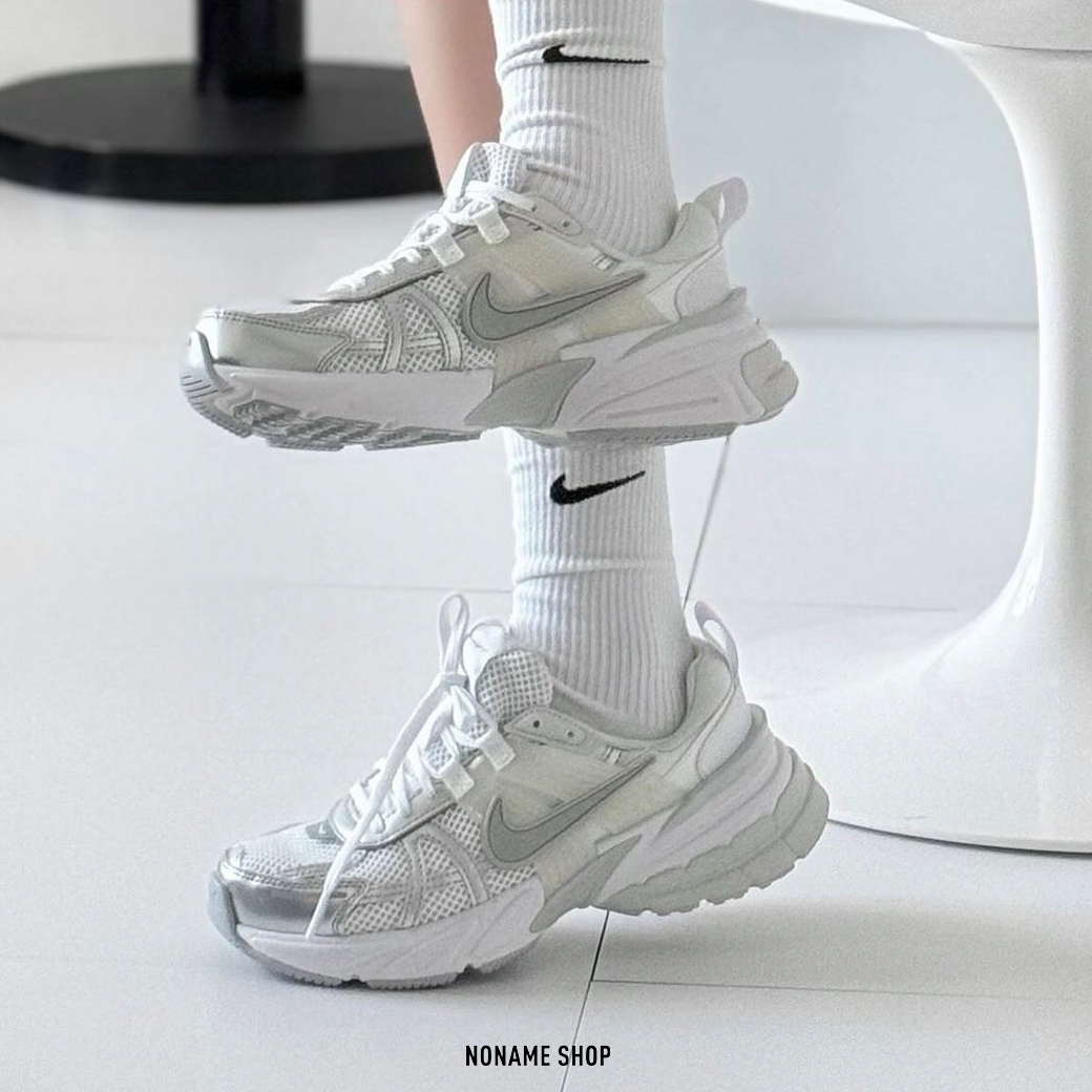 NIKE V2K RUN METALLIC SILVER 液態銀 (女款)