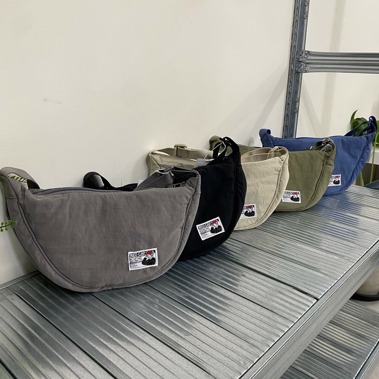 Red Cap Girl 日系馬鞍包 側背包 單肩包 24715