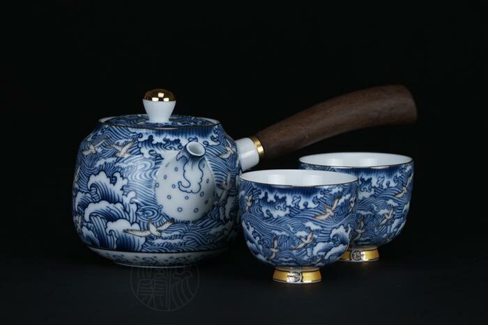 鹿港窯禮品館│黑檀木手握壺 海浪奔翔 青花瓷 茶具組│1壺2杯│好茶器值得擁有