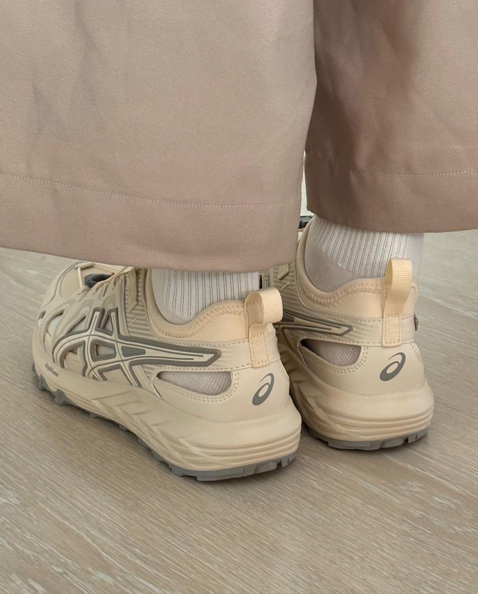 【Asics】アシックス★ GEL-Sonoma SE Cream Smoke Grey Asics Gel-Sonoma Se 'Gray Cream' US M 9.5 - POIZON