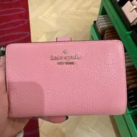 [S] KATE SPADE WLR00394 LEILA PEBBLED LEATHER MEDIUM COMPACT BIFOLD,BRIGHT CAR, 196021408625 (SKS997)