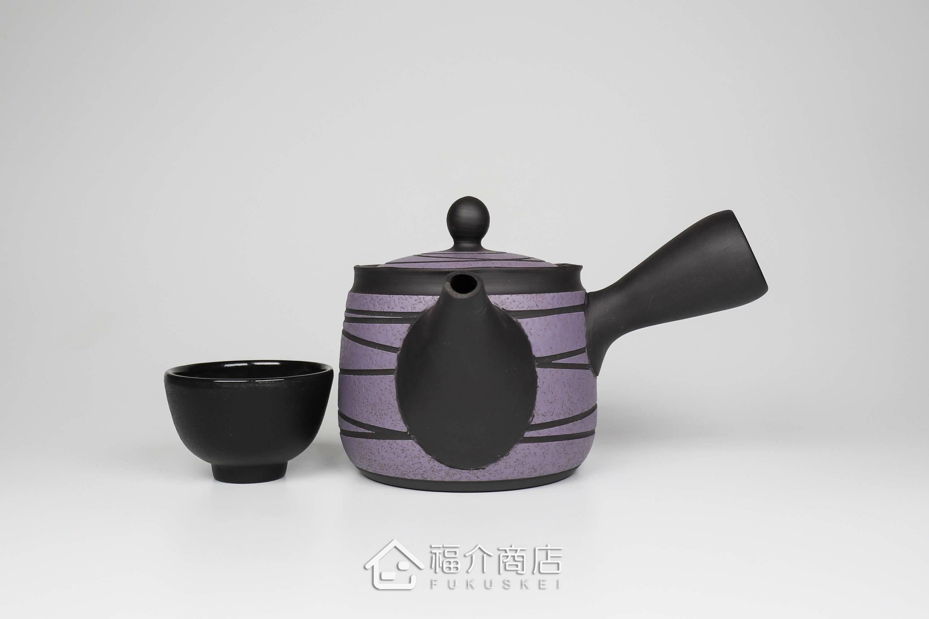 泡茶用的日本陶瓷茶壺