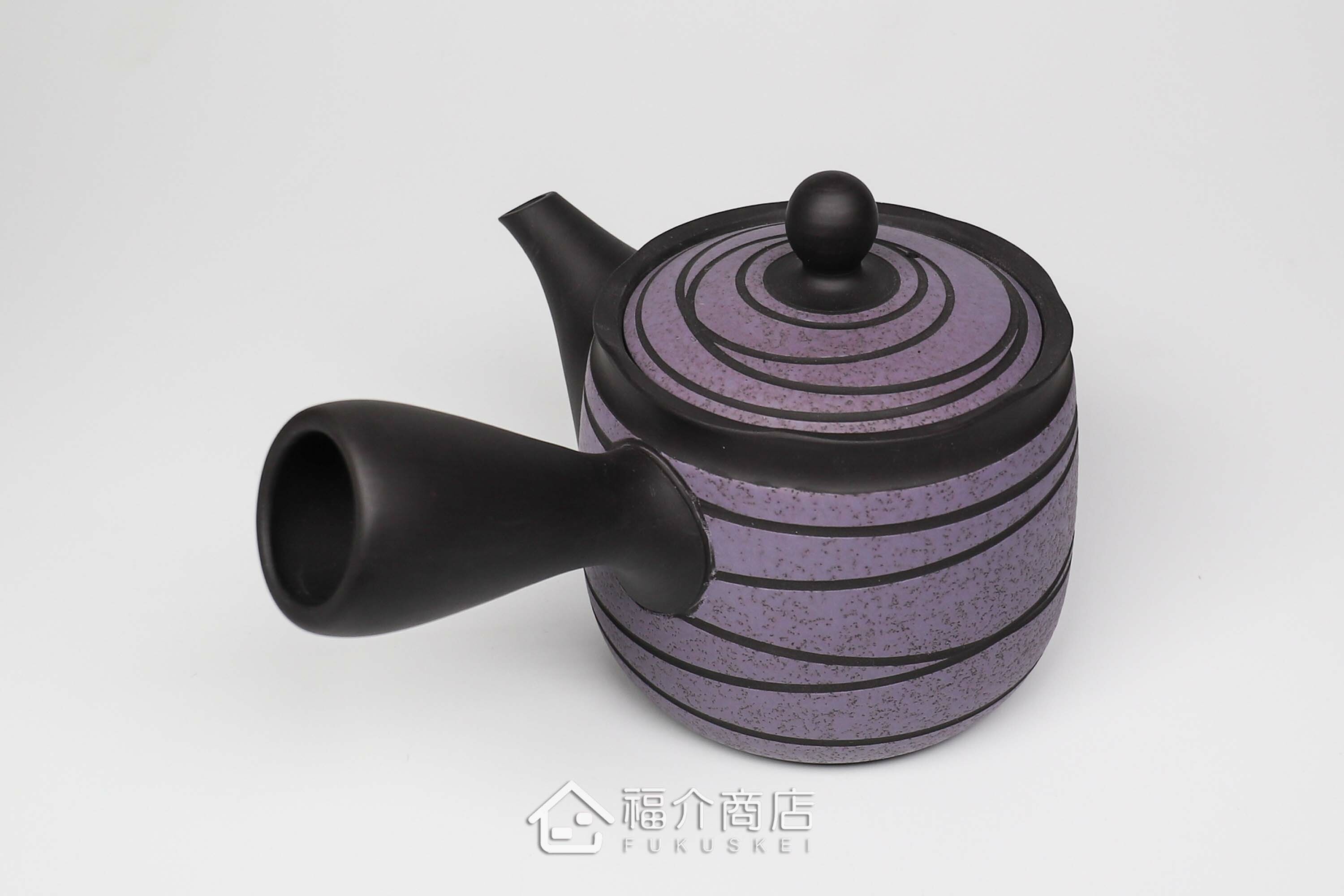 泡茶用的日本陶瓷茶壺