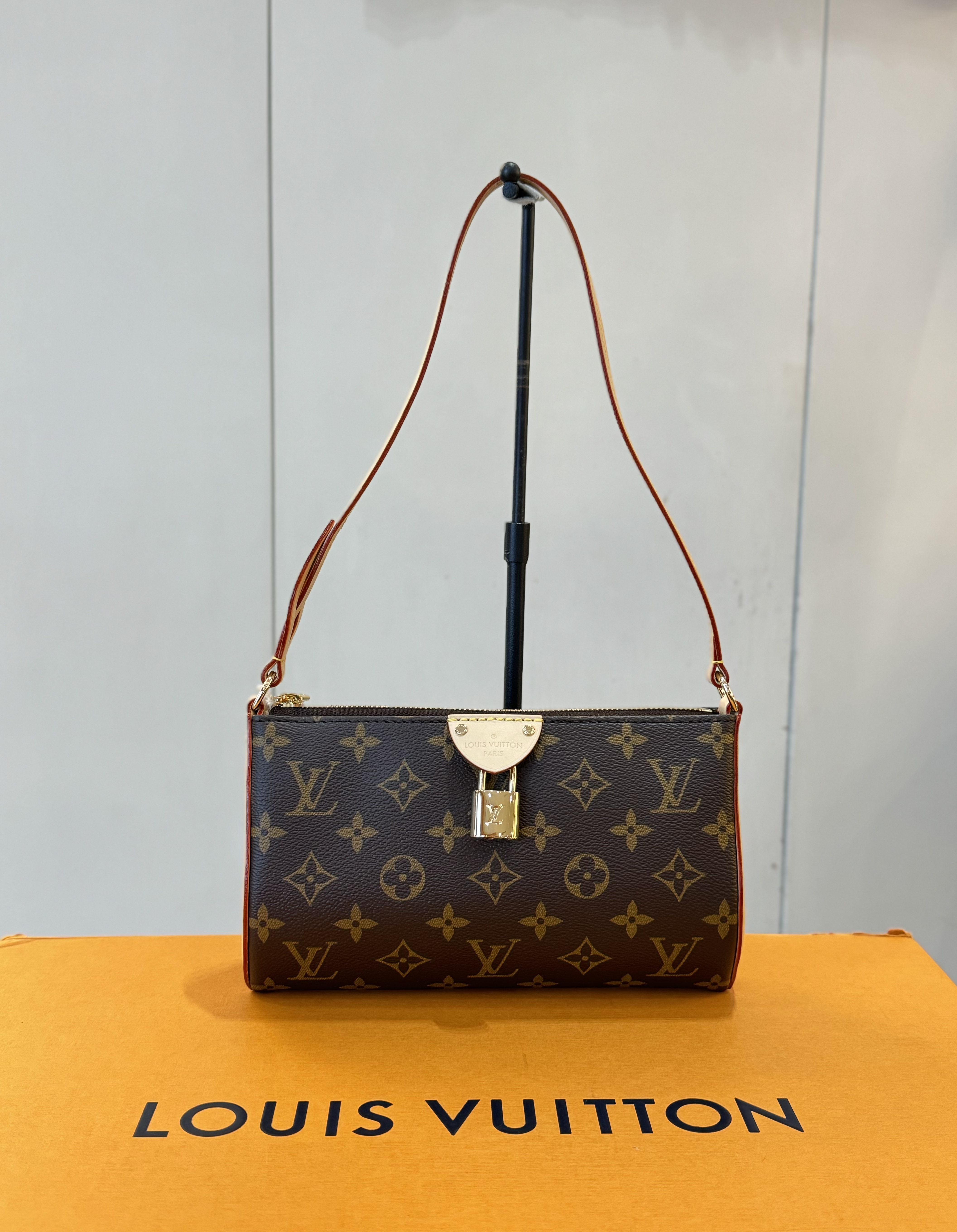 Louis Vuitton M47123 Pochette Tirette