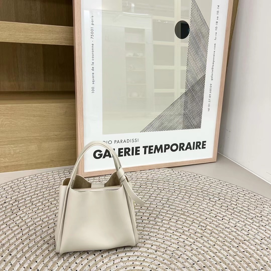 LR01 牛皮高貴層隔手袋