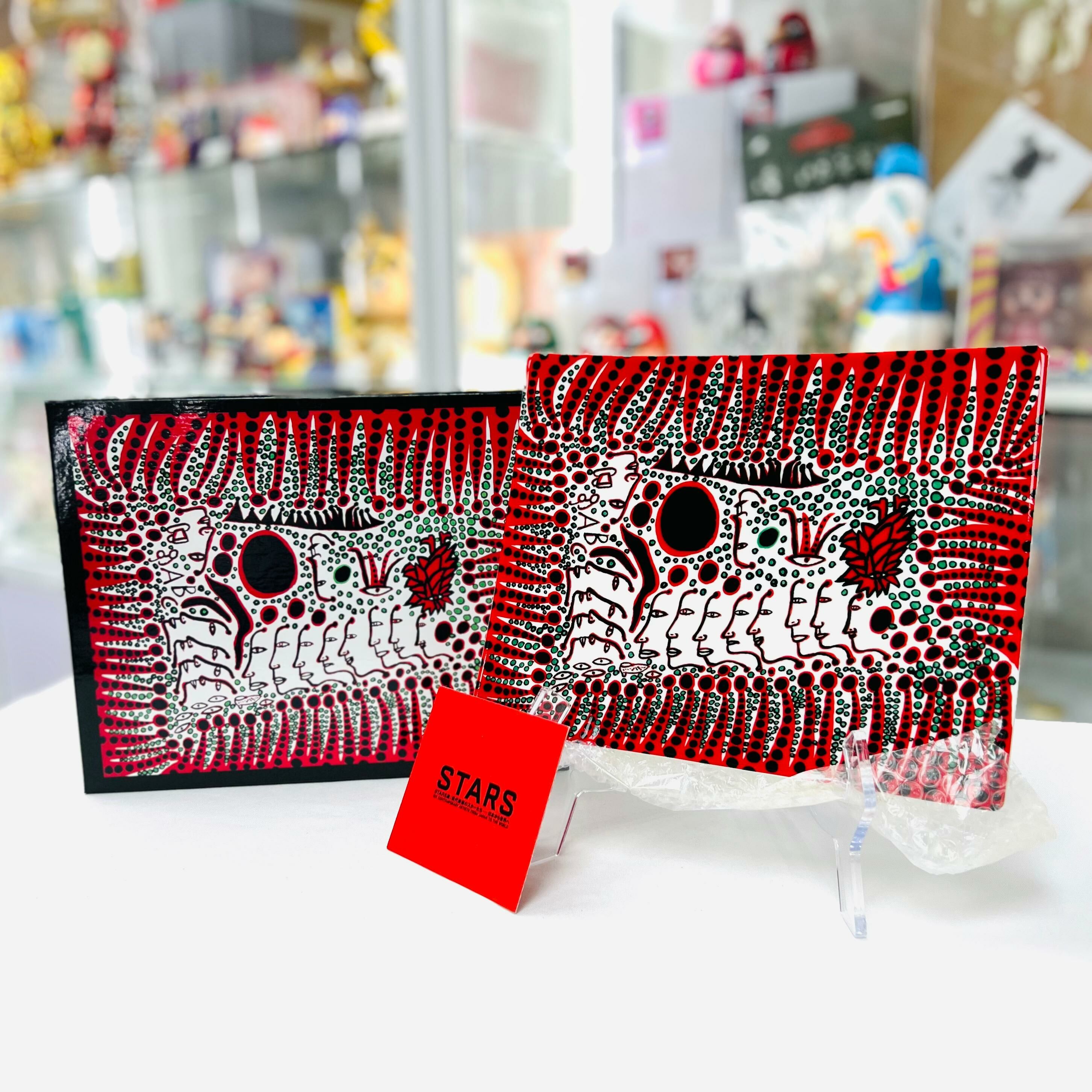 Yayoi Kusama Plate “WOMEN WAIT FOR LOVE, BUT MEN ALWAYS WALK AWAY”