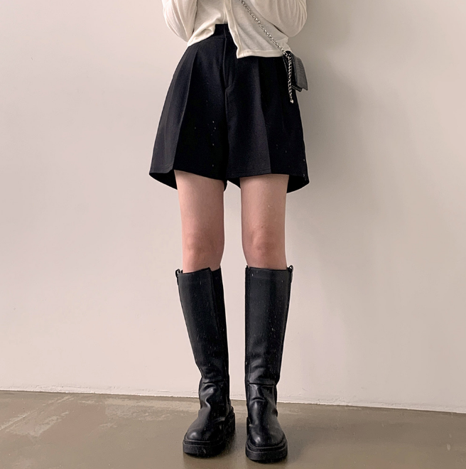 現貨｜雙打摺五分西裝短褲 (M)