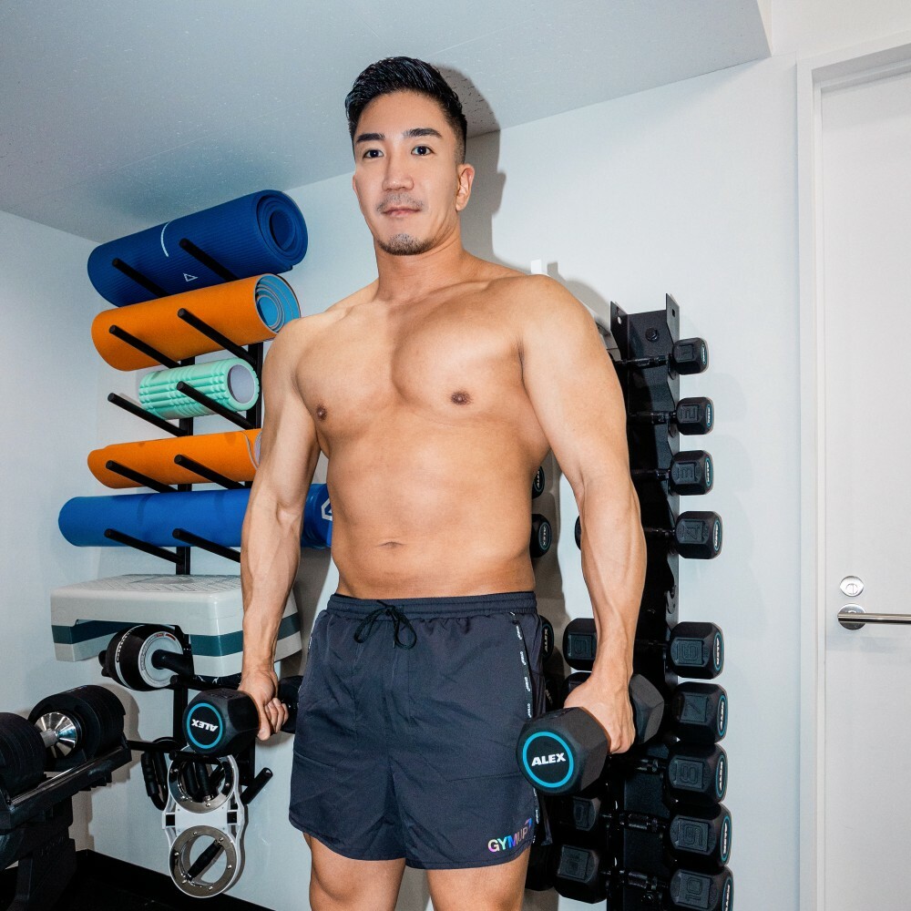 GYMUP 超輕訓練短褲 黑炭灰