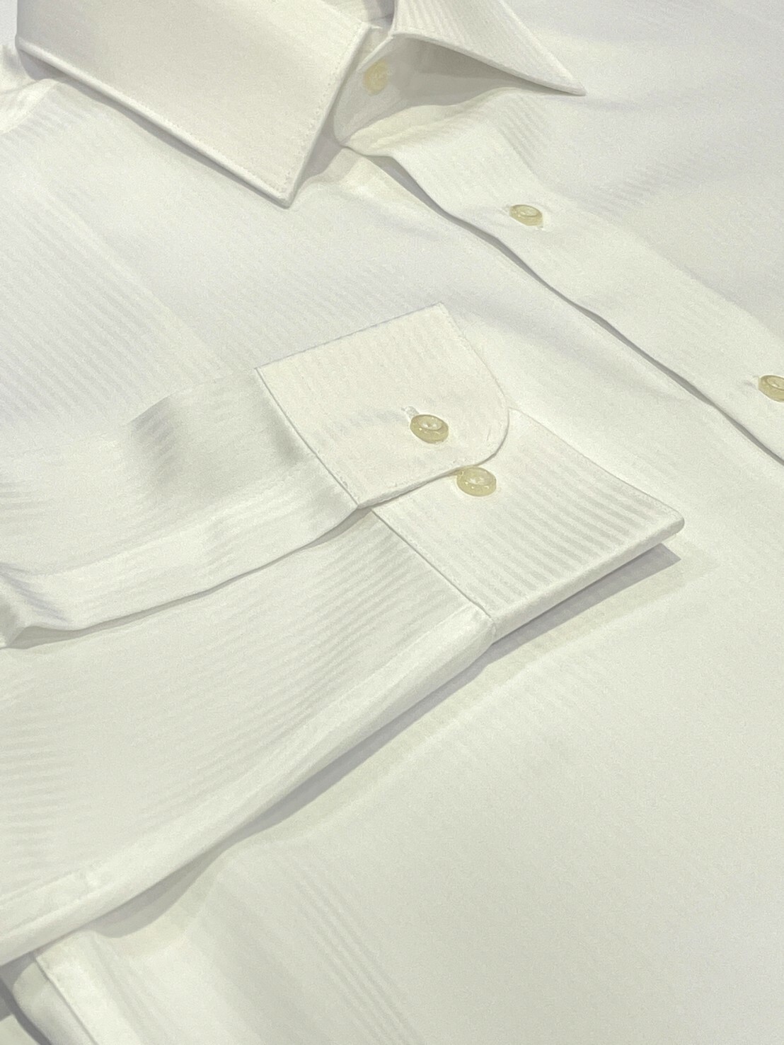 白色直條紋大尺碼長袖襯衫8