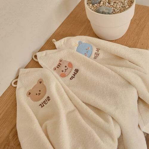 DTD果凍刺繡人物寶寶入園用品-姓名訂製有機棉掛鉤毛巾(此批僅開放熊仔/松鼠/兔兔)