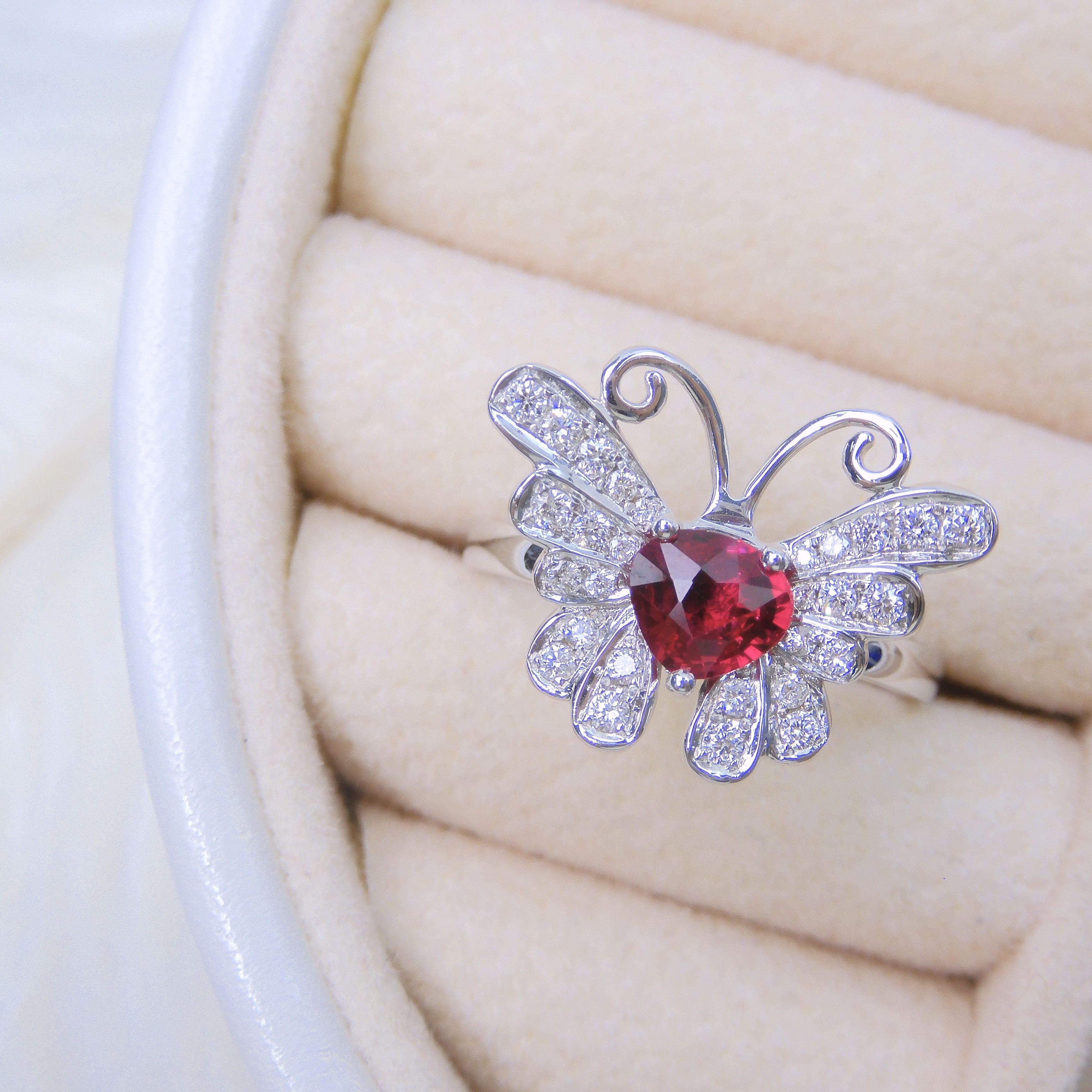 18K金 0.72ct 紅寶石戒指 (配國際證書)