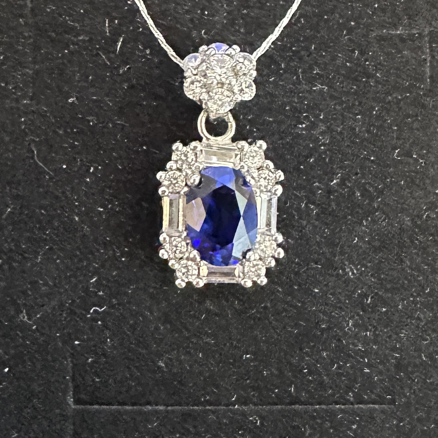 T118人造藍寶石吊墜