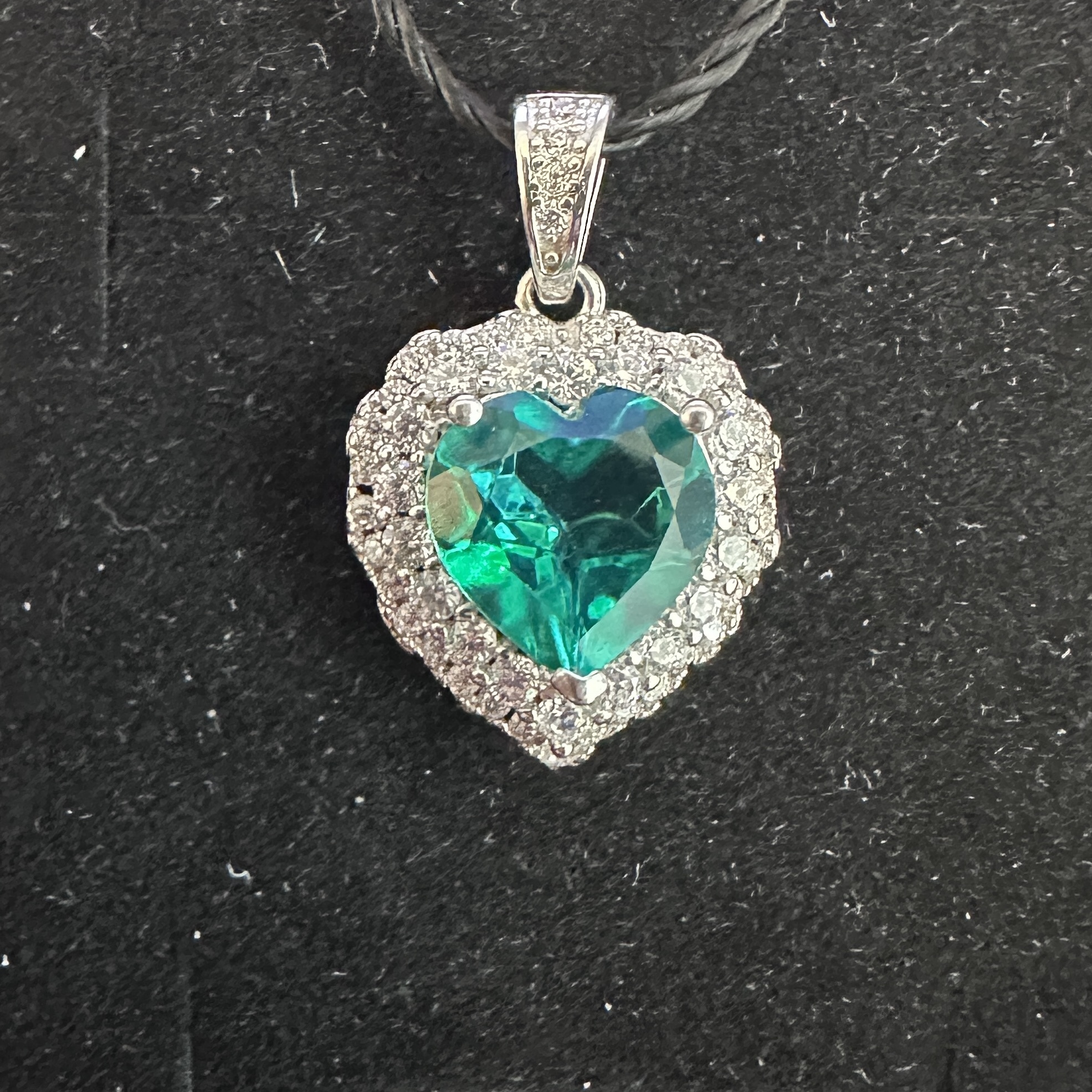 T122帕拉伊巴色托帕愛心吊墜