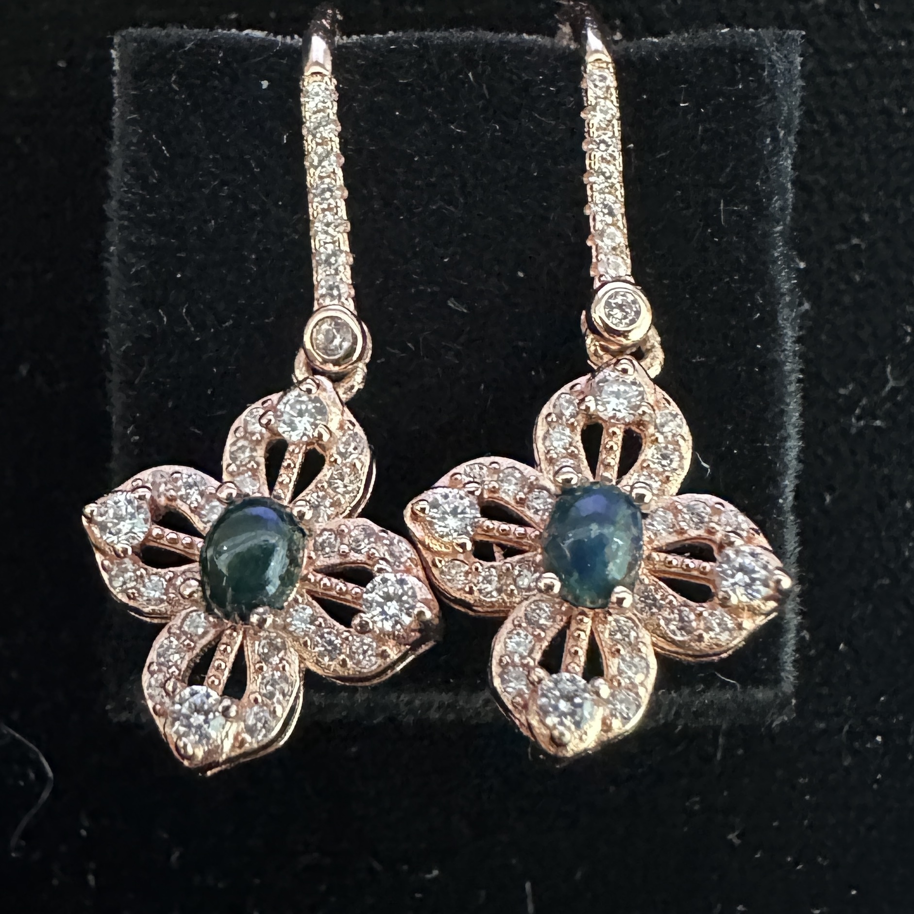 T152蛋白石玫瑰金花花耳環