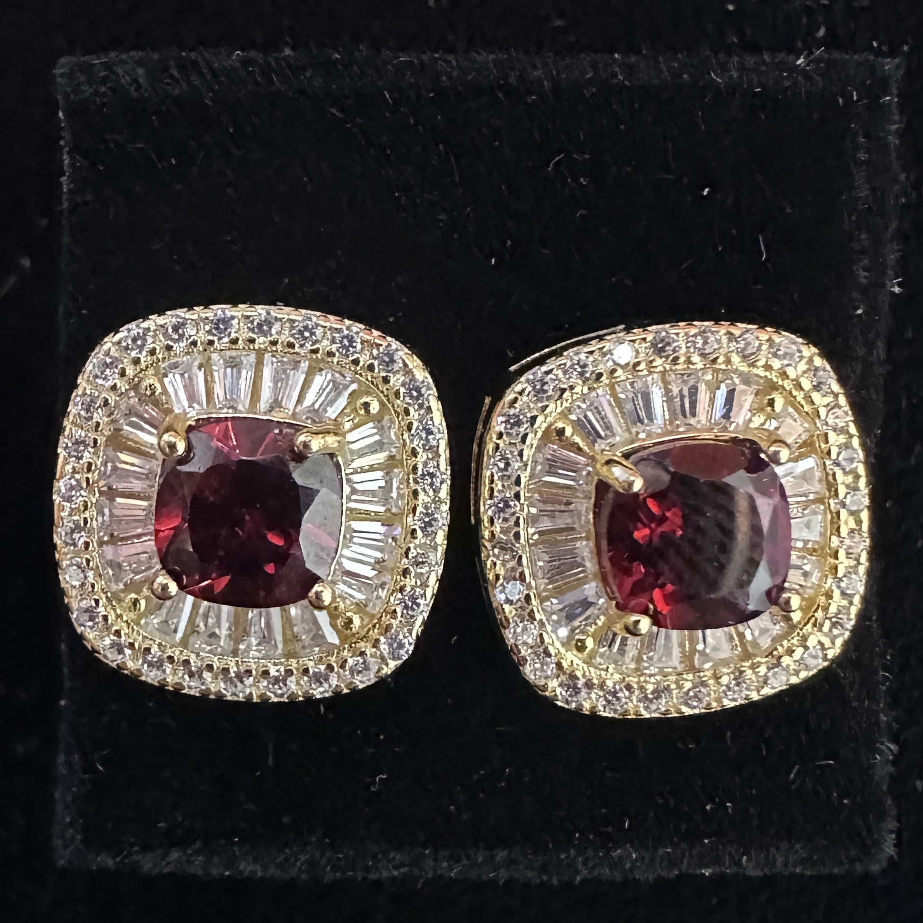 T150紅寶石榴石滿T鑽耳環