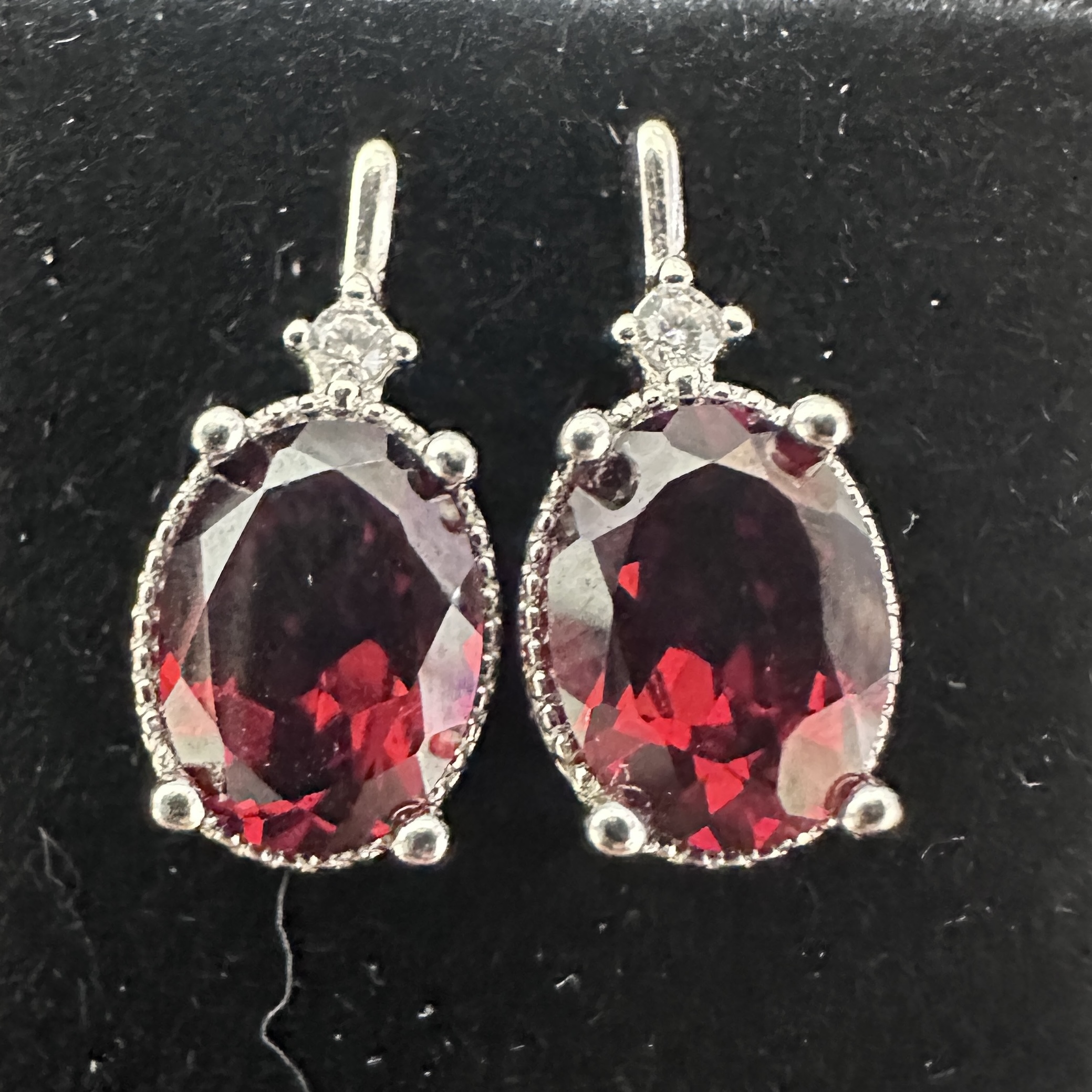 T166玫瑰石榴石簡單爪鑲耳環