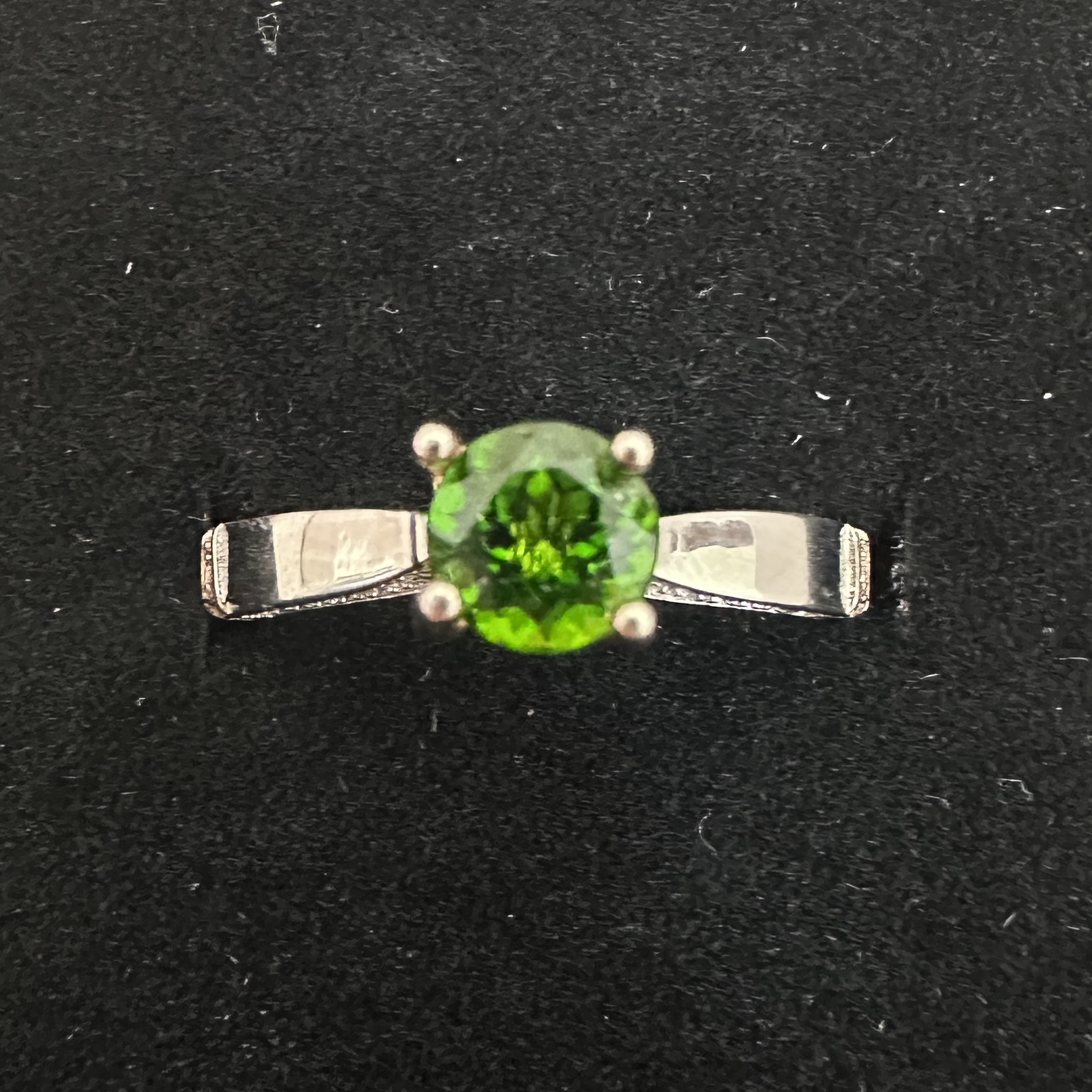 T224綠色透輝戒指