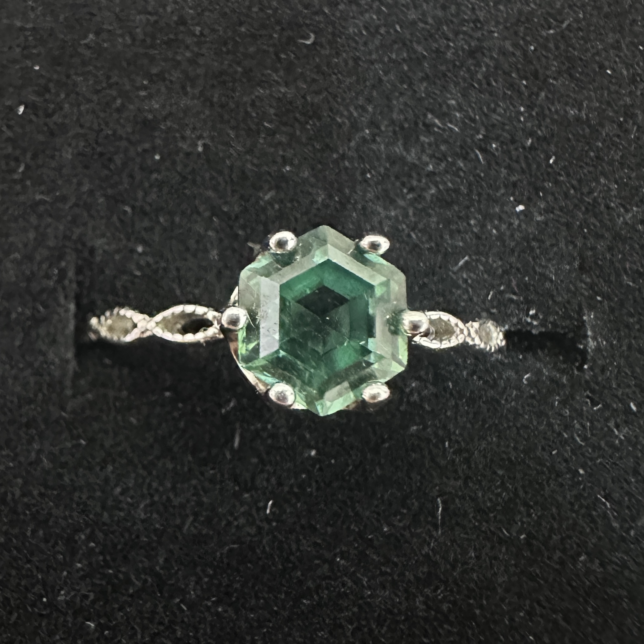 T229綠色碧璽戒指