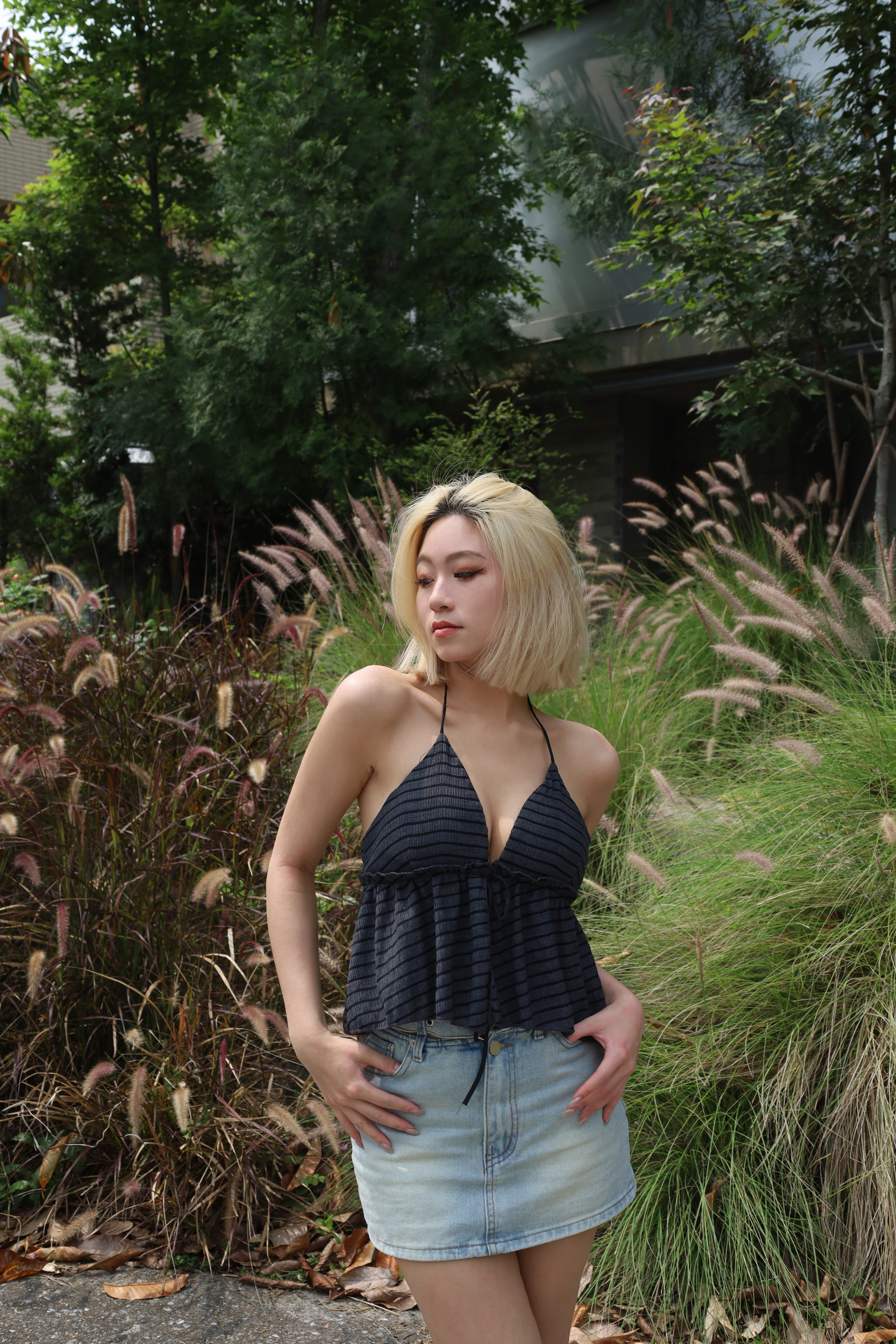 繞脖橫紋綁帶背心