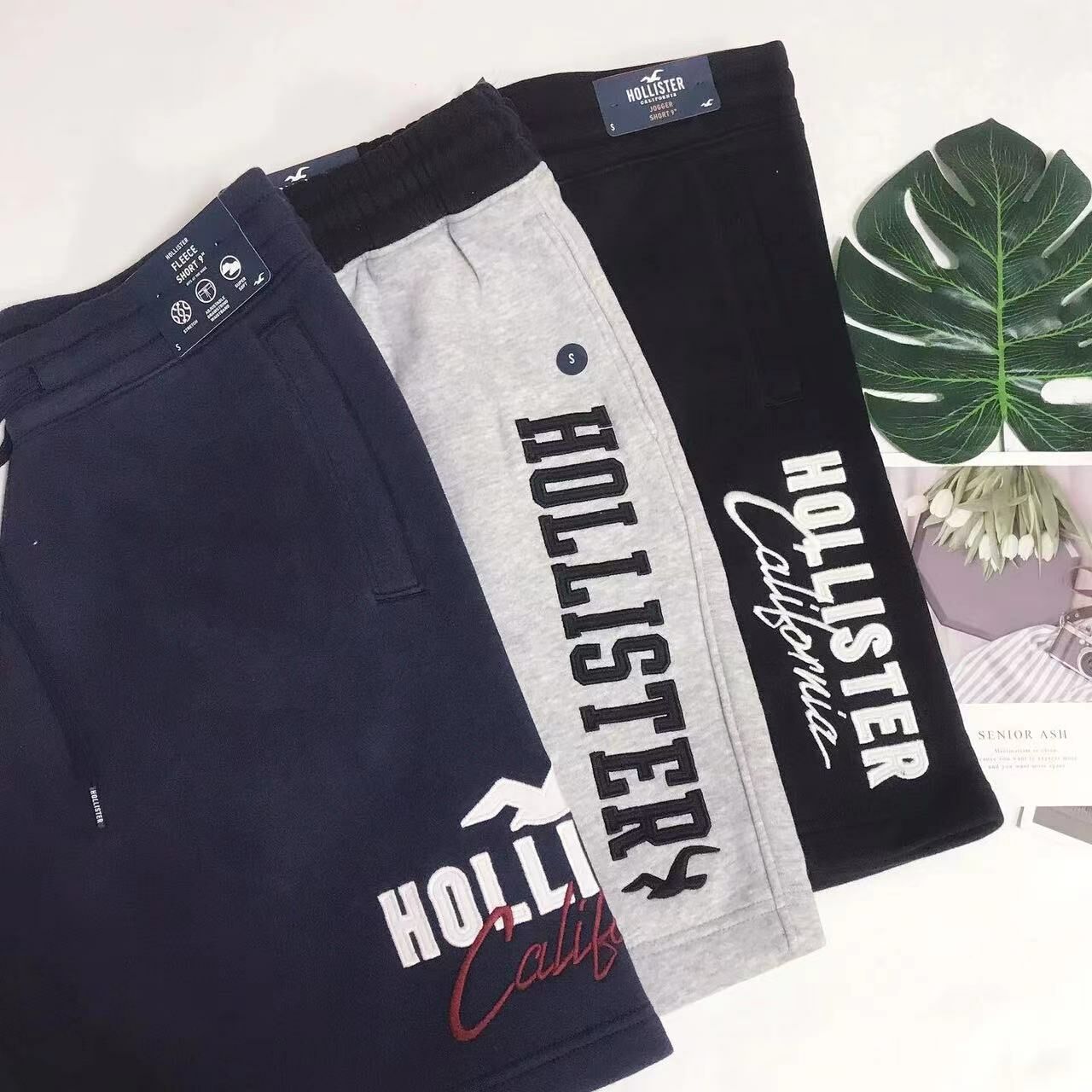 HOLLISTER LOGO SWEAT SHORTS