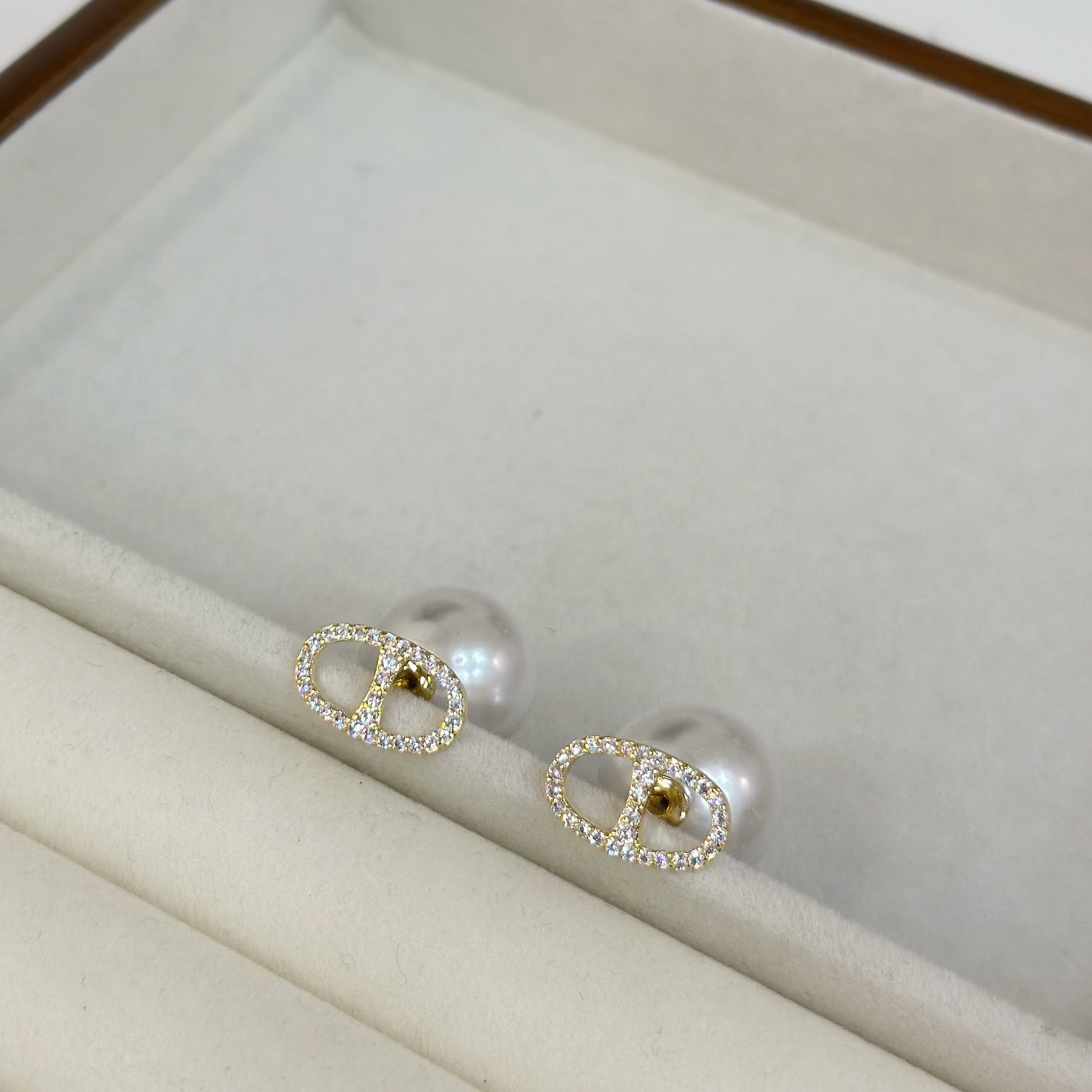 聽說．滿鑽豬鼻珍珠前後扣