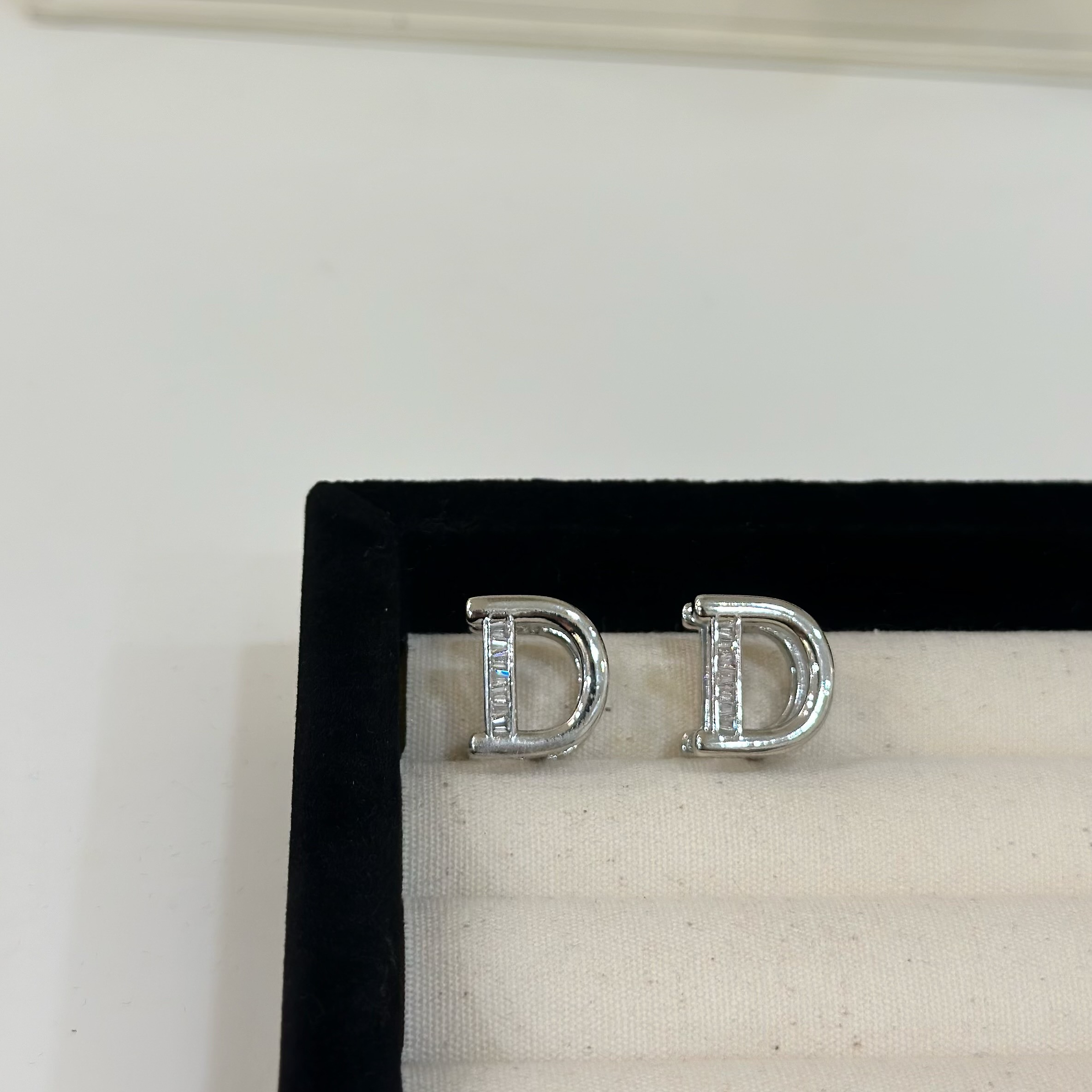 無邊．鋯石D字母雙面易扣