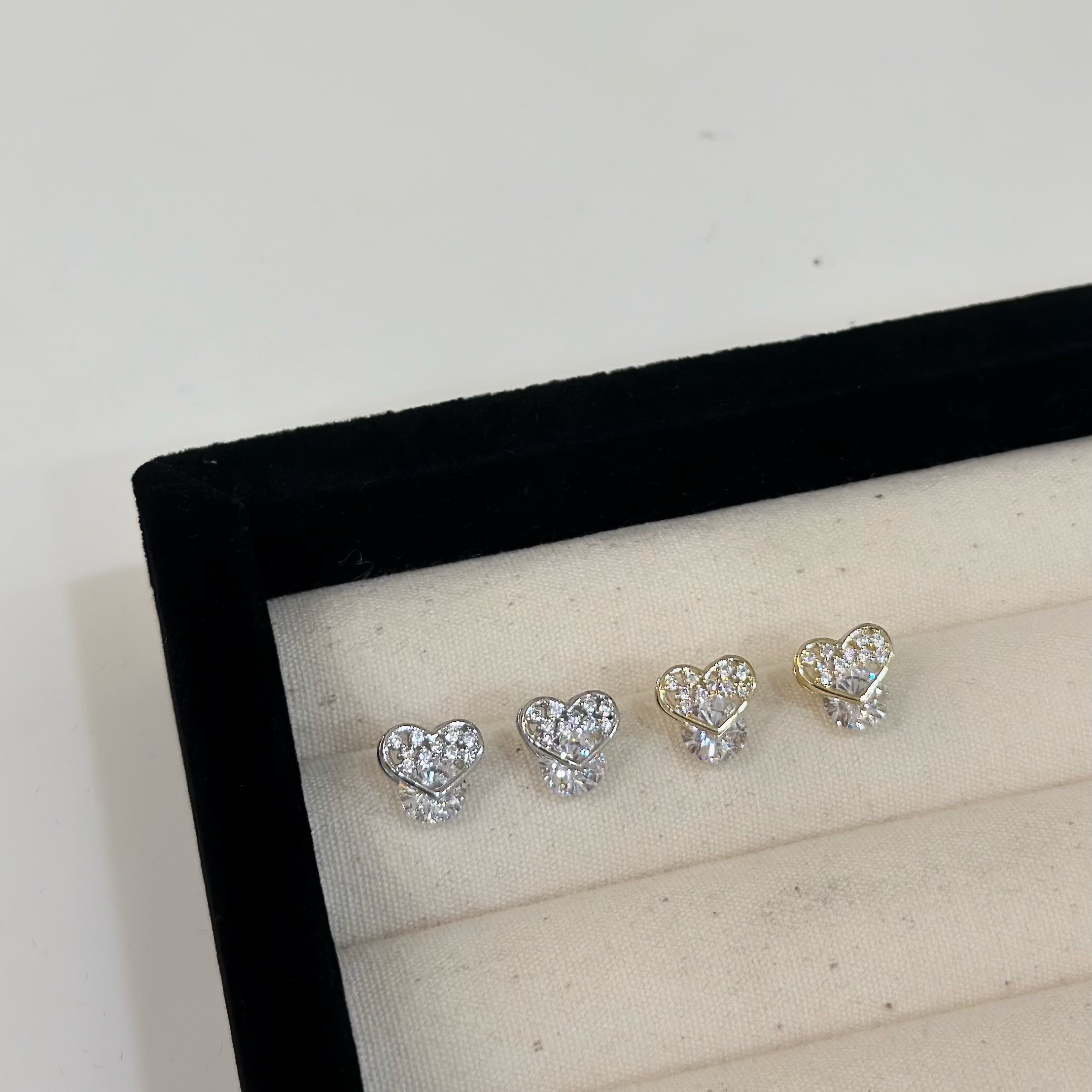 H45喜愛．排鑽愛心夾鑽耳貼