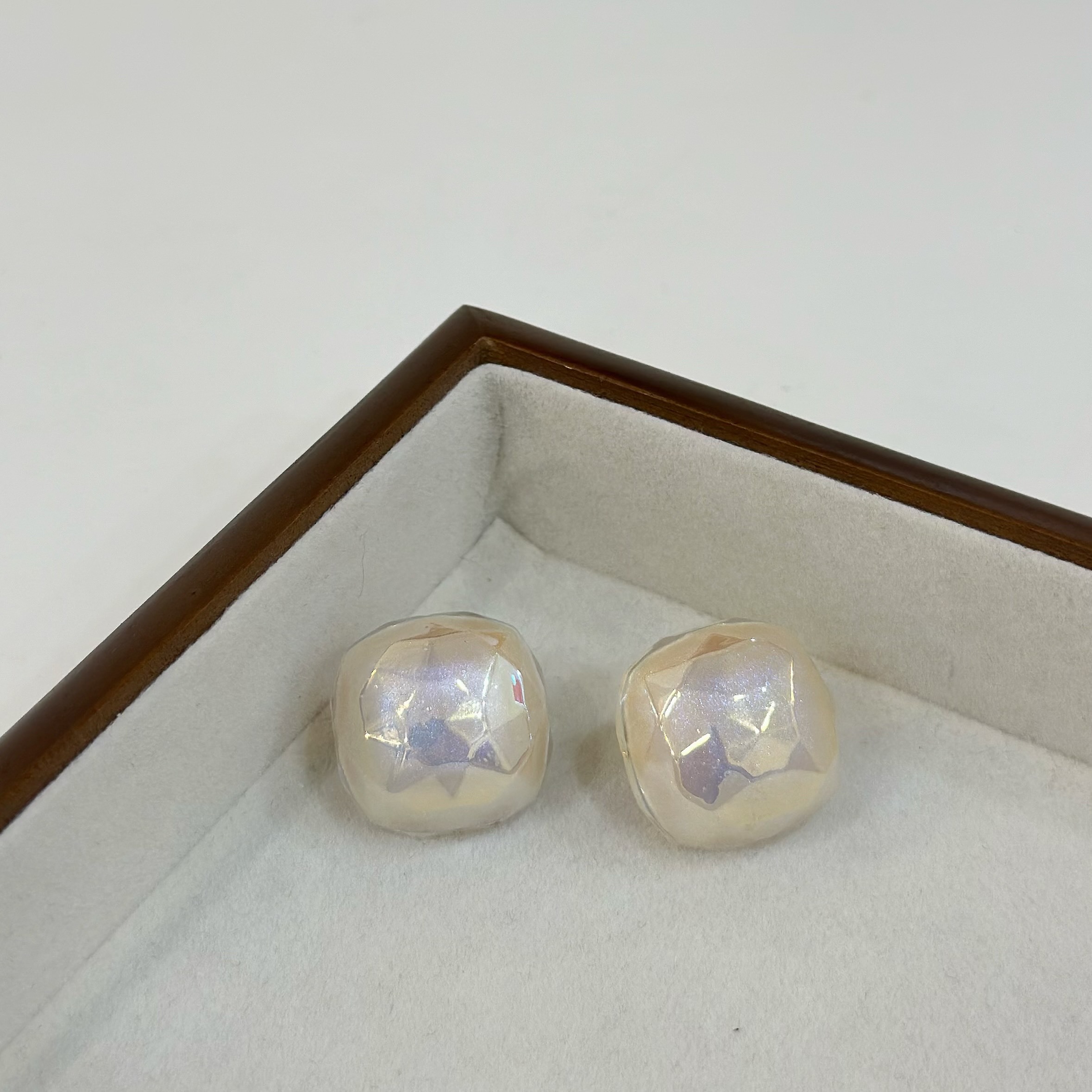 萬千．切割人魚珍珠耳貼