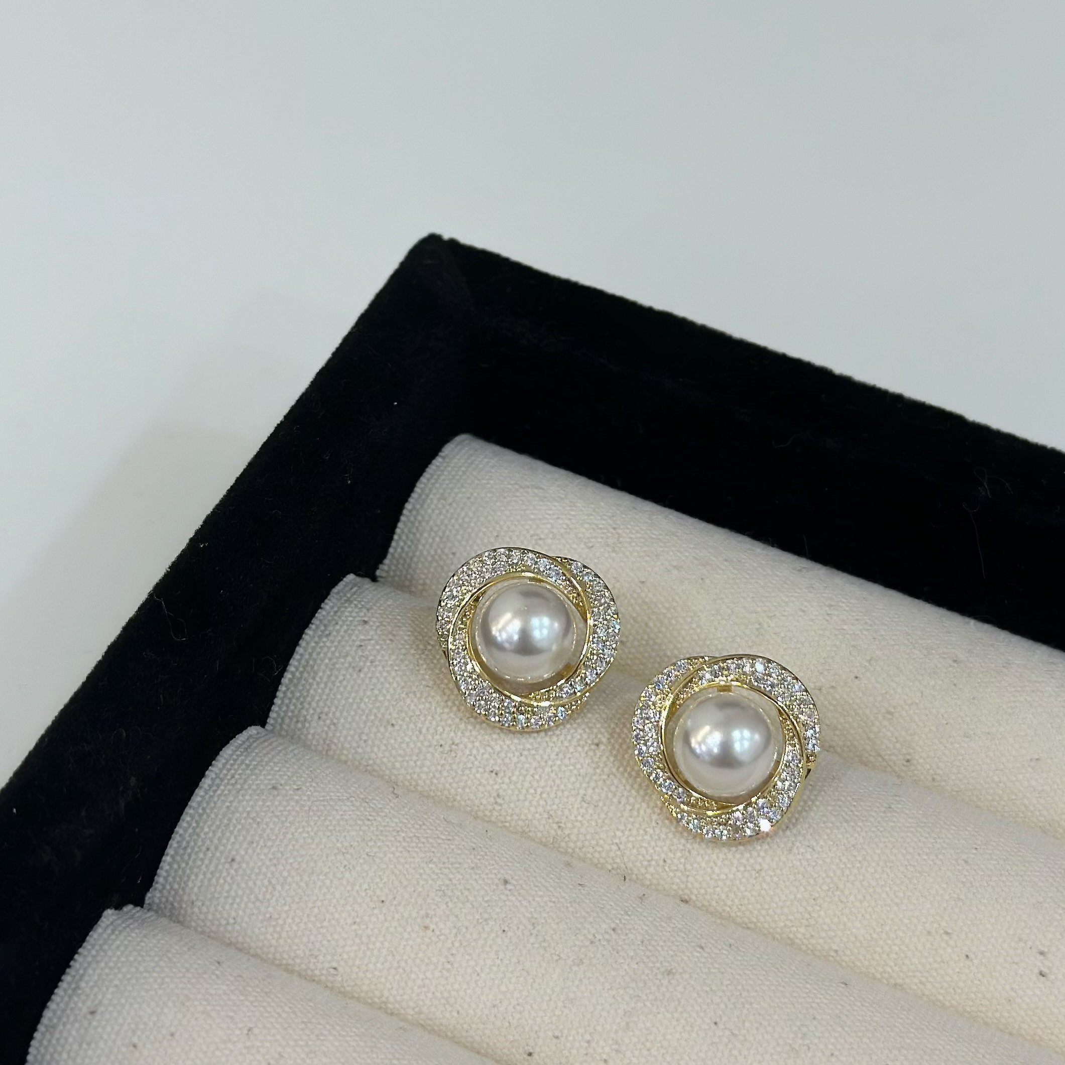 拾月．排鑽繞邊珍珠耳貼