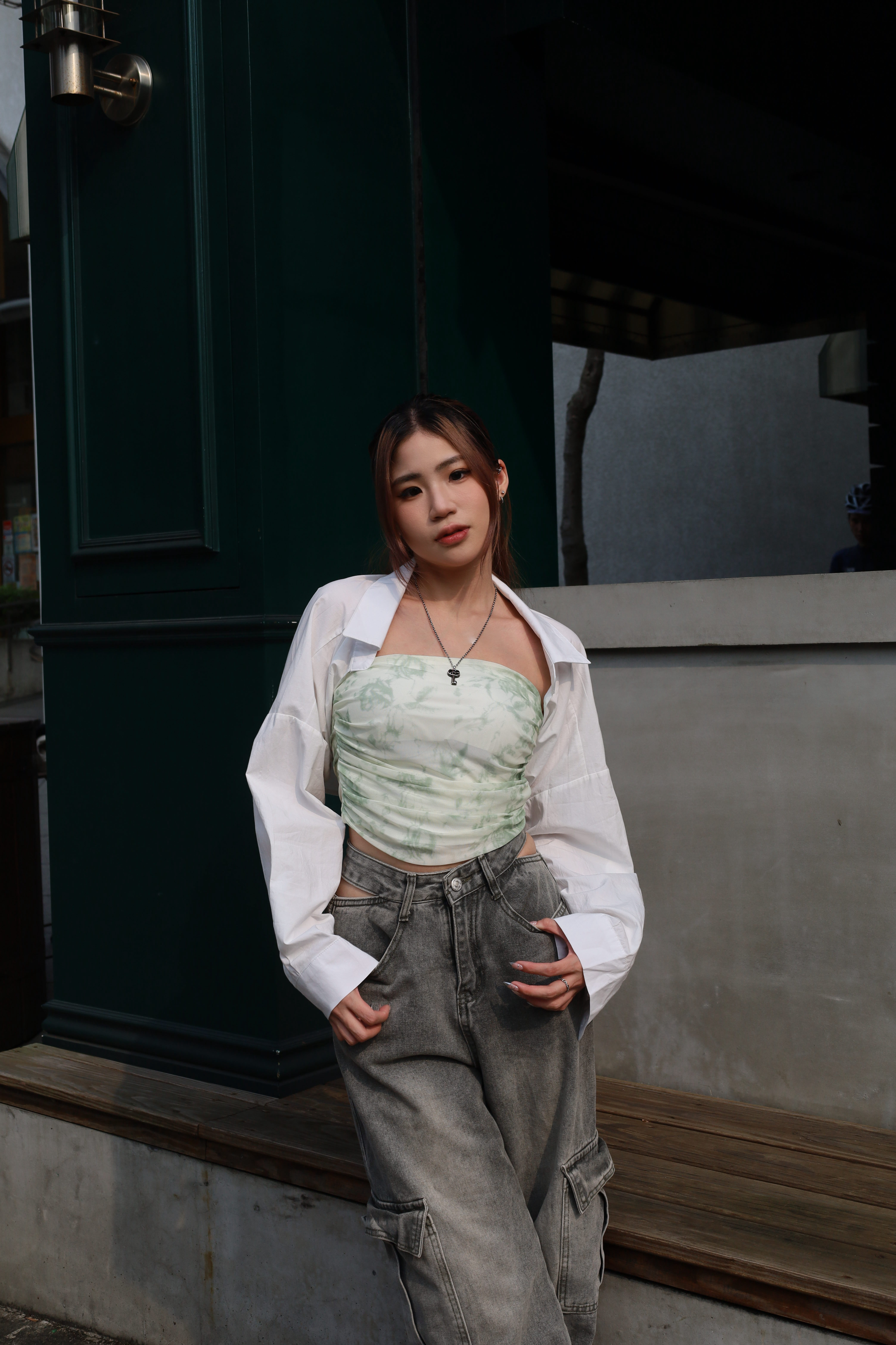 落肩短版外搭襯衫