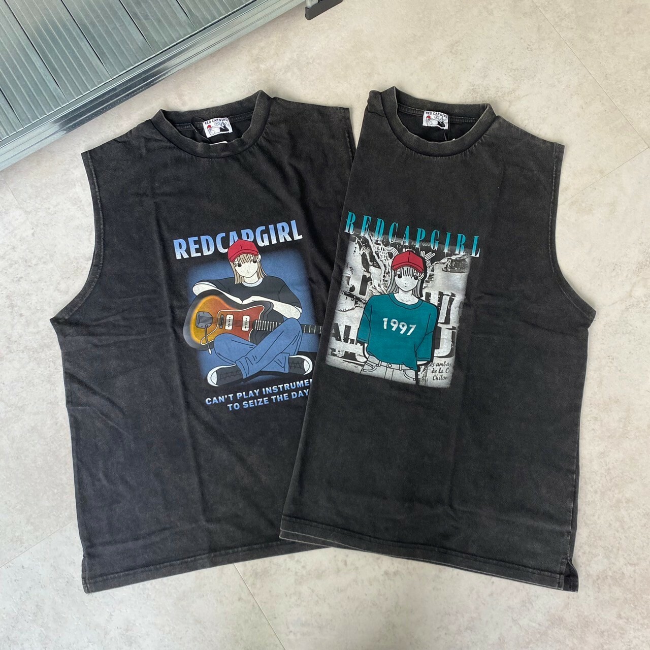 Red Cap Girl 雪花水復古加工插畫寬鬆背心 24340R