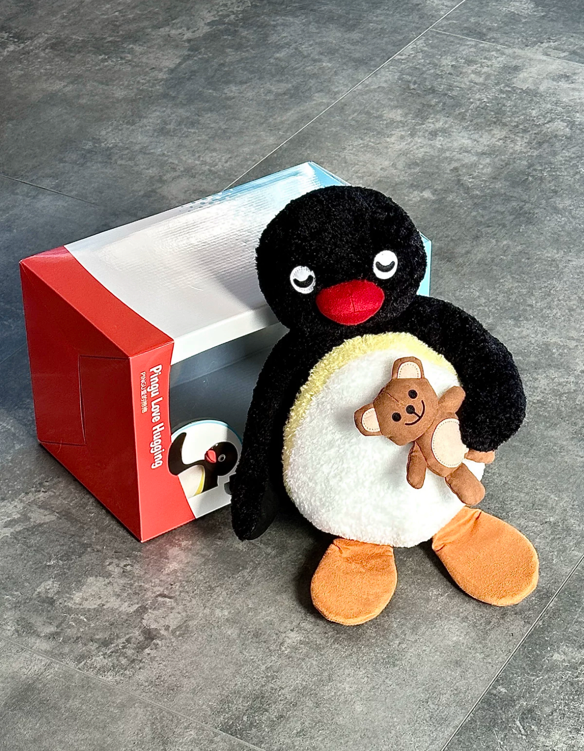 多款 PINGU 企鵝家族 正版授權 貼貼 Pingu 企鵝抱小熊 企鵝摸魚 鑰匙圈 企鵝 情侶吊飾 磁吸 毛絨吊飾 娃娃(任買兩件711免運)/預購