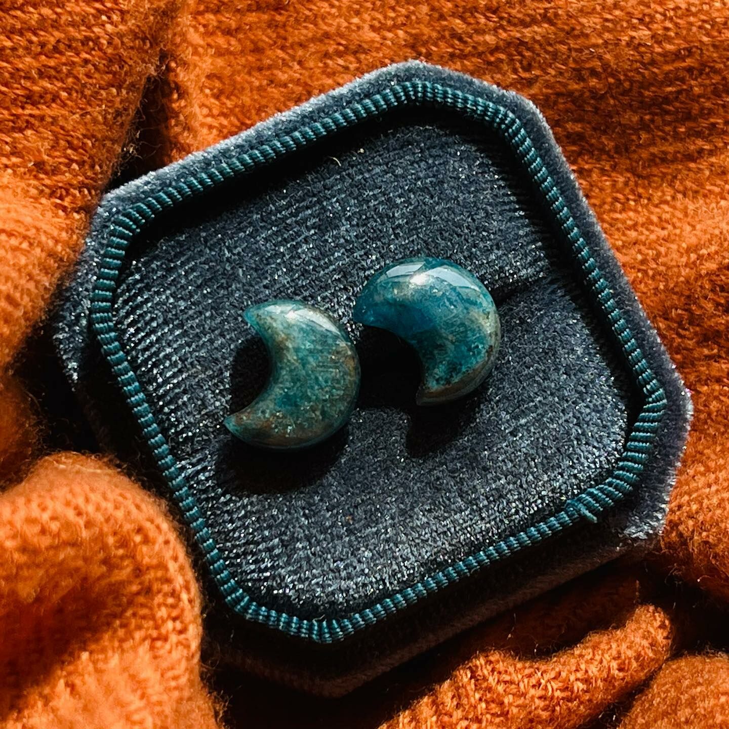 [原石] 藍磷灰石 水晶耳環