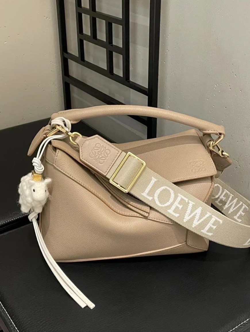 Loewe Puzzle  小號 沙色  手提包 肩背包 / 背帶 / 吊飾